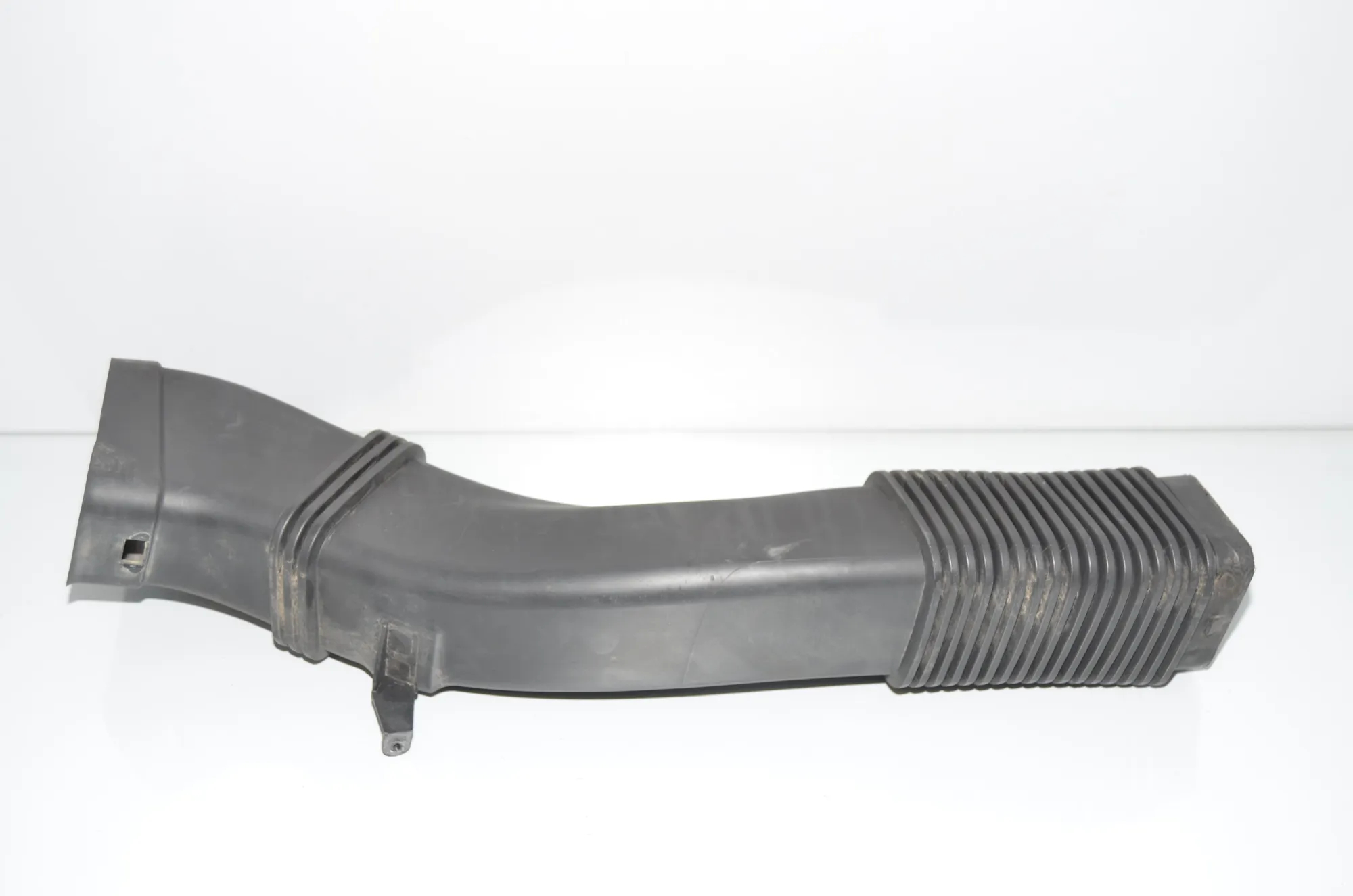 Air Intake Tube – OEM 7823212 · BMW 5 Touring (F11) 530 d xDrive 2011 – 4