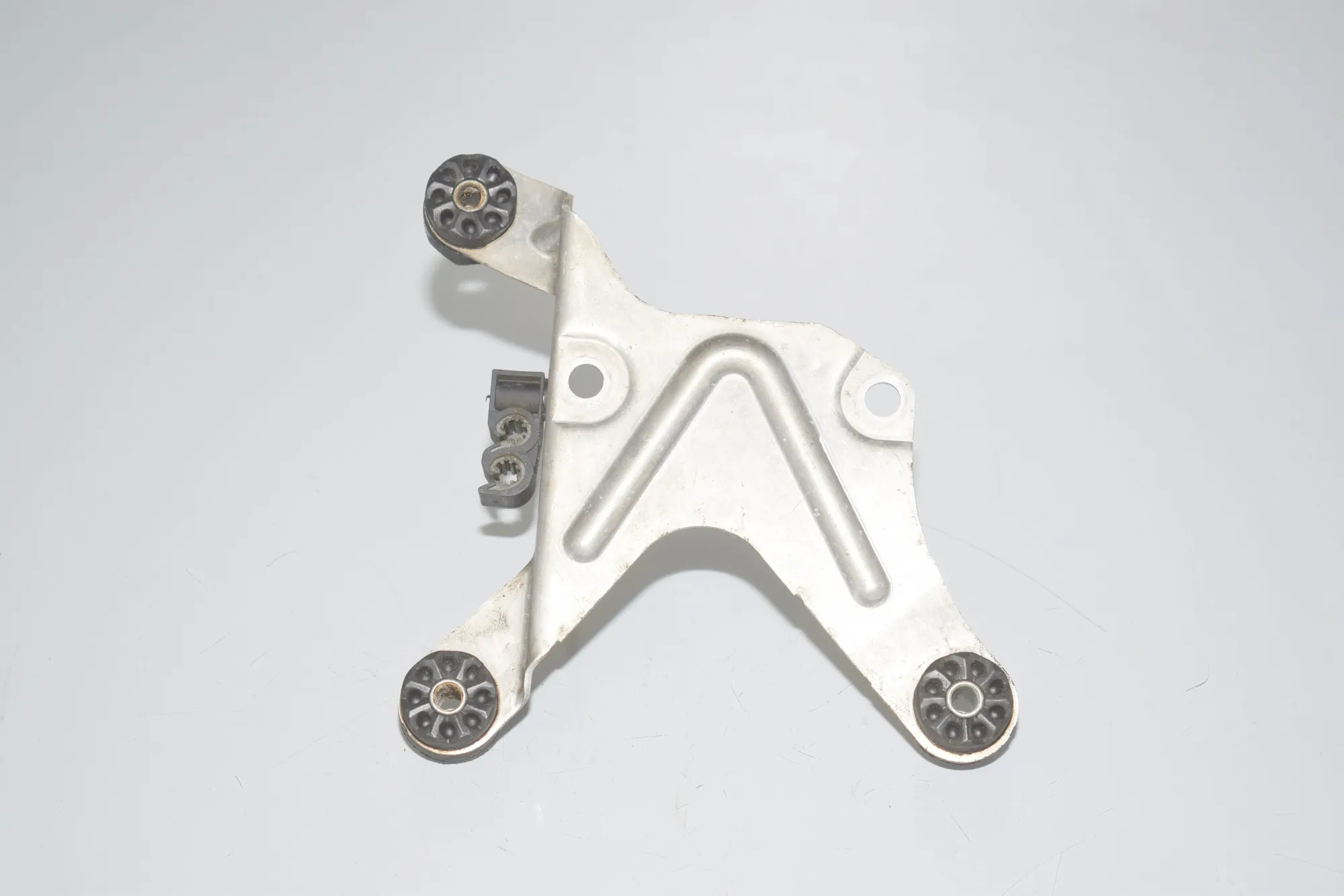 ABS Pump Holder – OEM 6775355 · BMW 5 Gran Turismo (F07) 530 d 2009