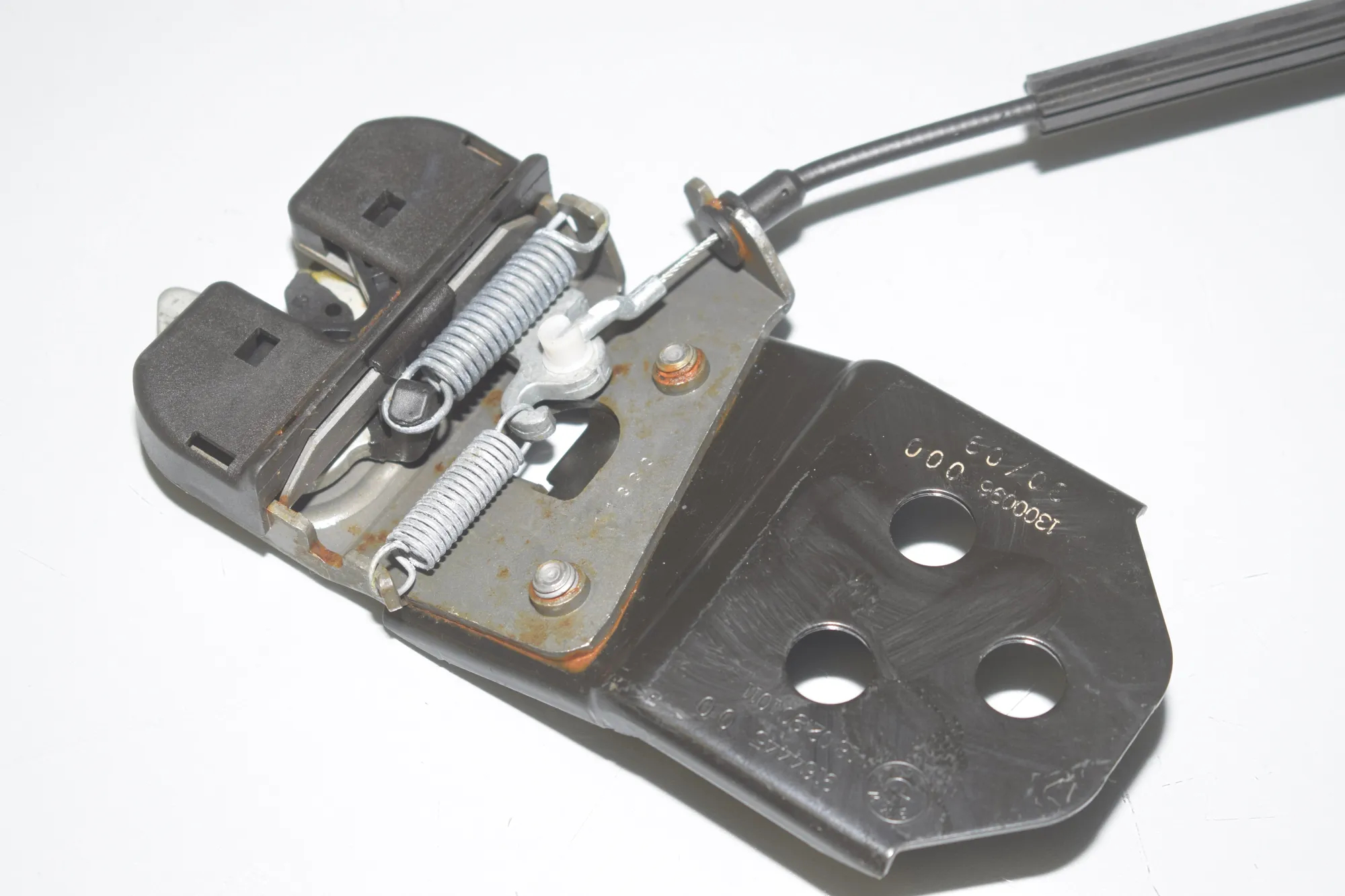 Rear Seat Backrest Lock – OEM 9164445 · BMW 5 Gran Turismo (F07) 530 d 2009 – 4