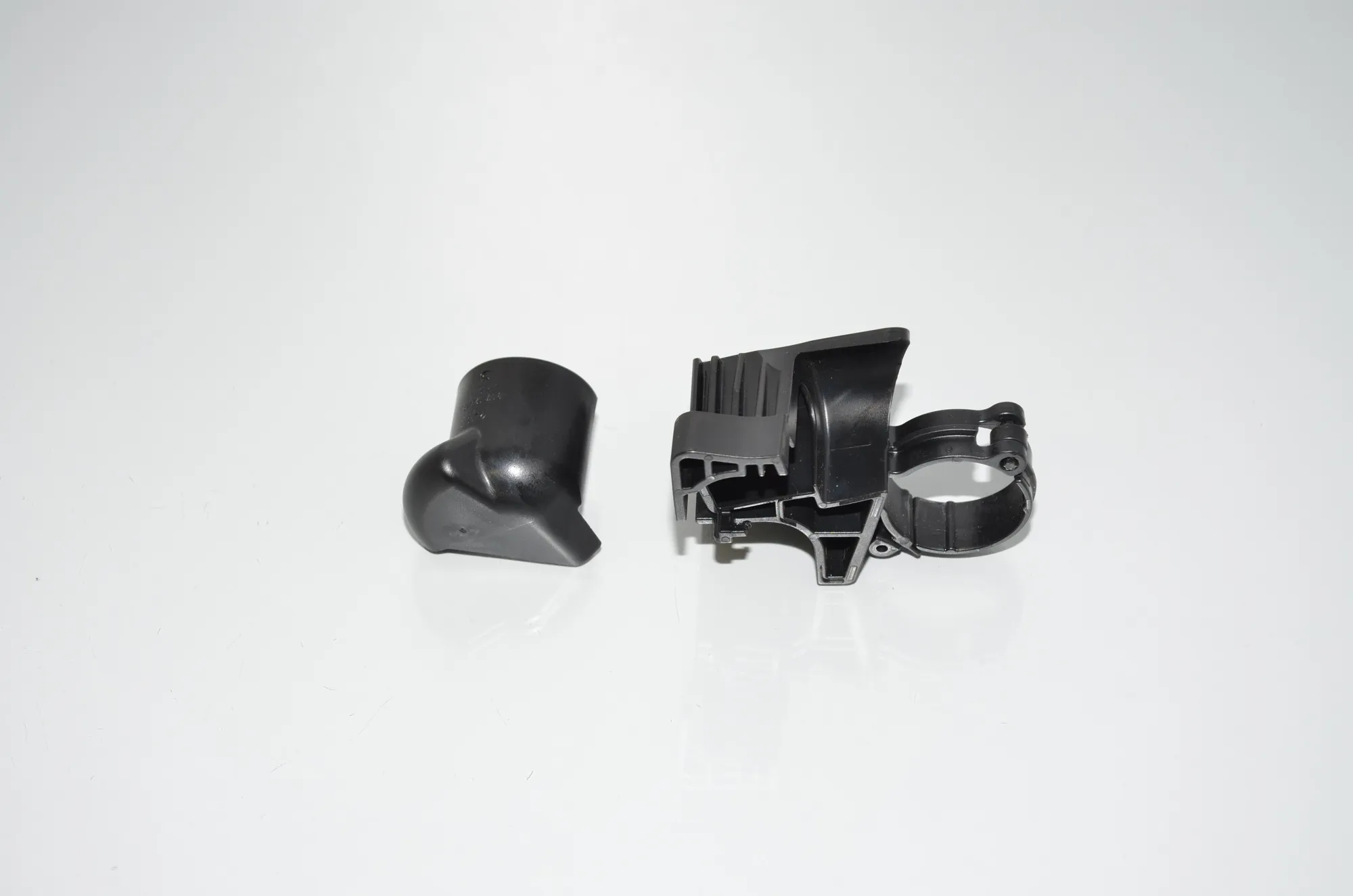Bracket – OEM 8597626 · BMW 2 Gran Tourer (F46) 218 d xDrive 2020 – 2