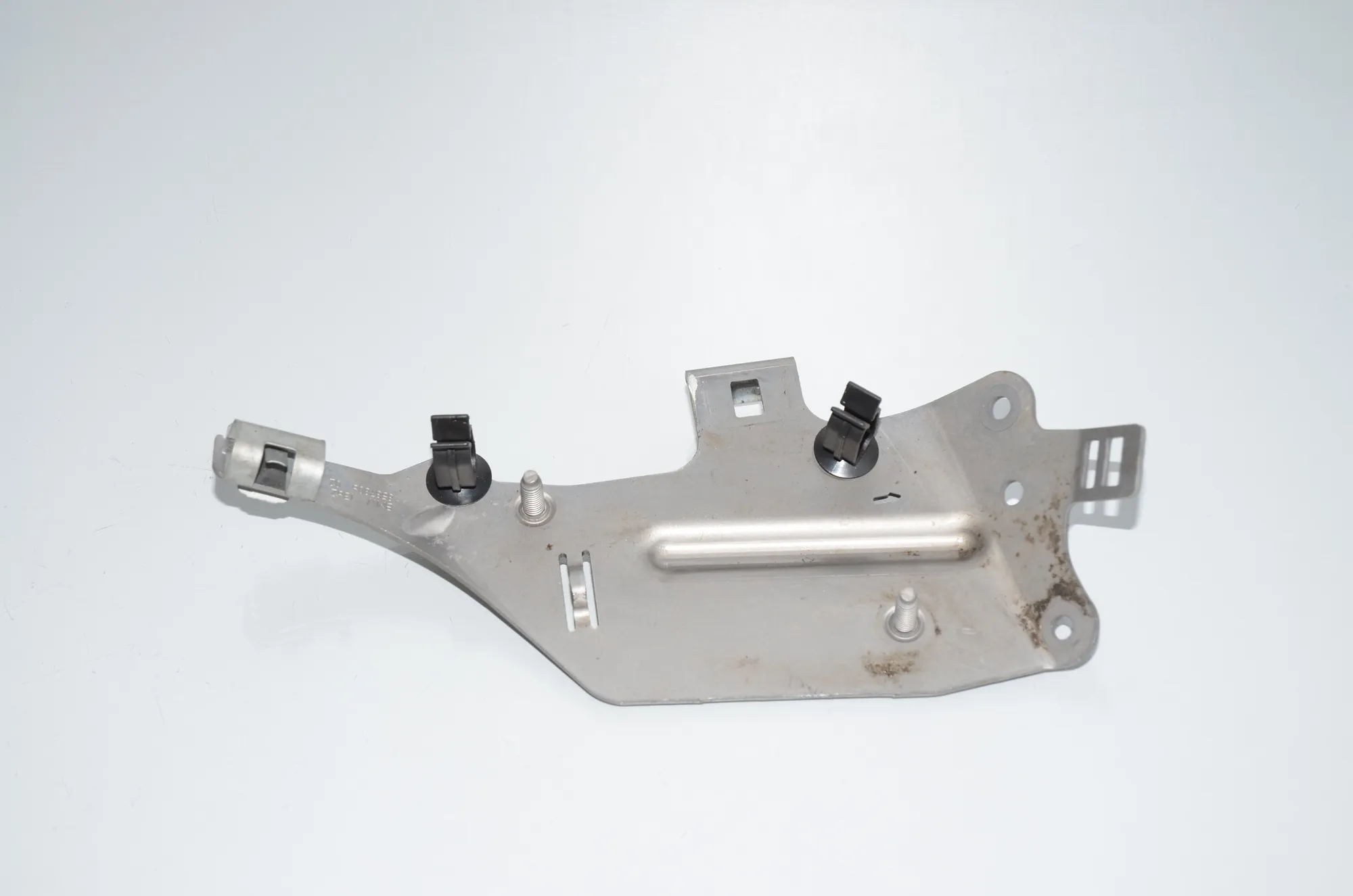 Bracket – OEM 8587806 · BMW 2 Gran Tourer (F46) 218 d xDrive 2020 – 2