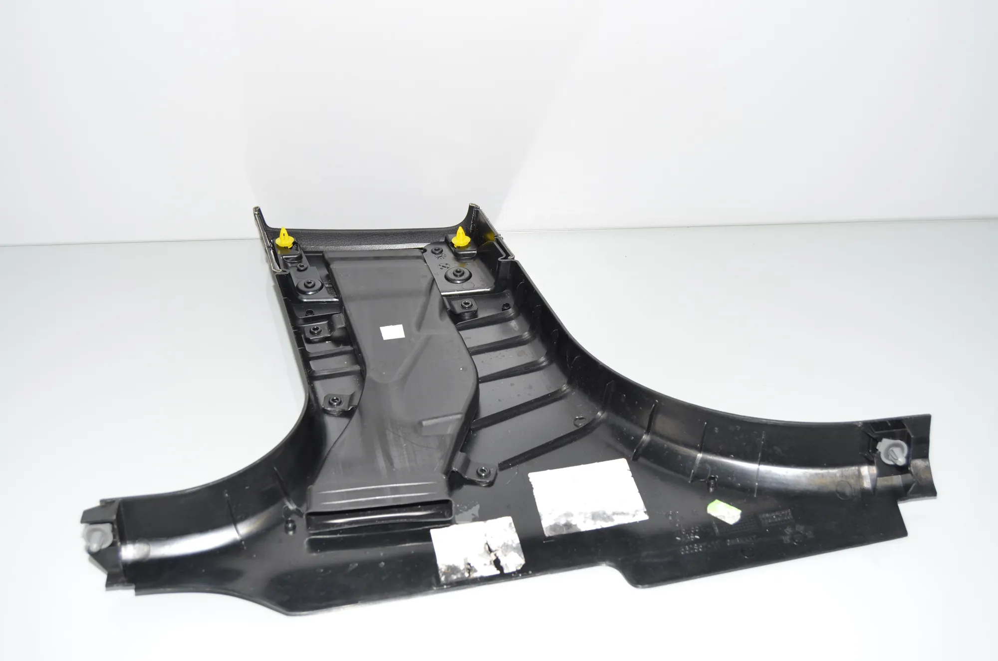 Right Side B Pillar Trim – OEM 1751551 · BMW 5 Gran Turismo (F07) 530 d 2009 – 4