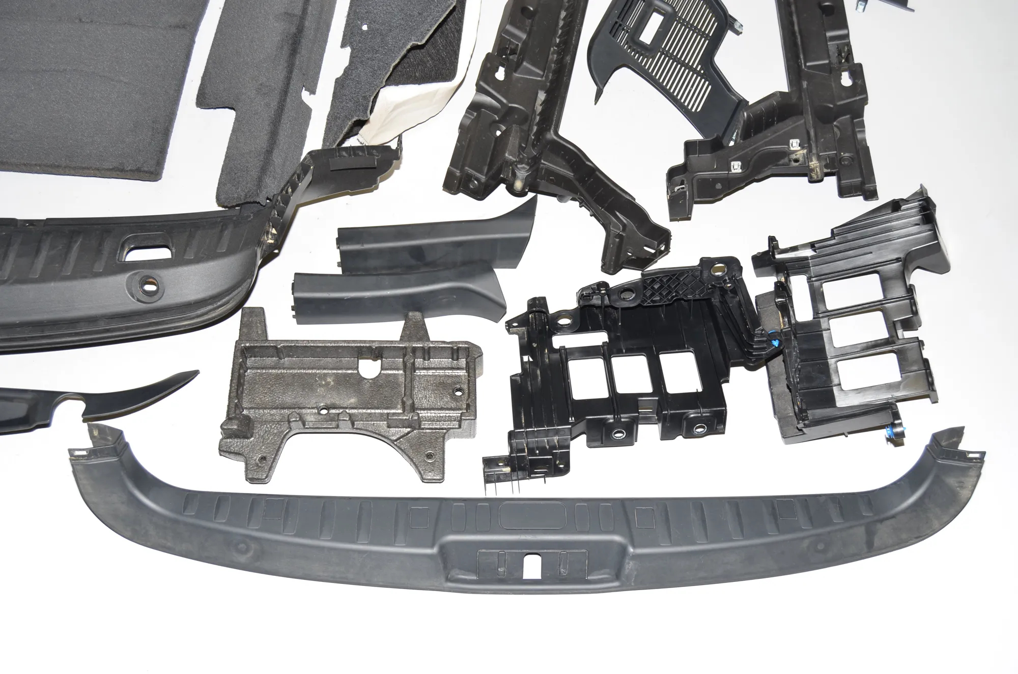 Trunk Trim Kit – OEM 9164449 · BMW 5 Gran Turismo (F07) 530 d 2009 – 6