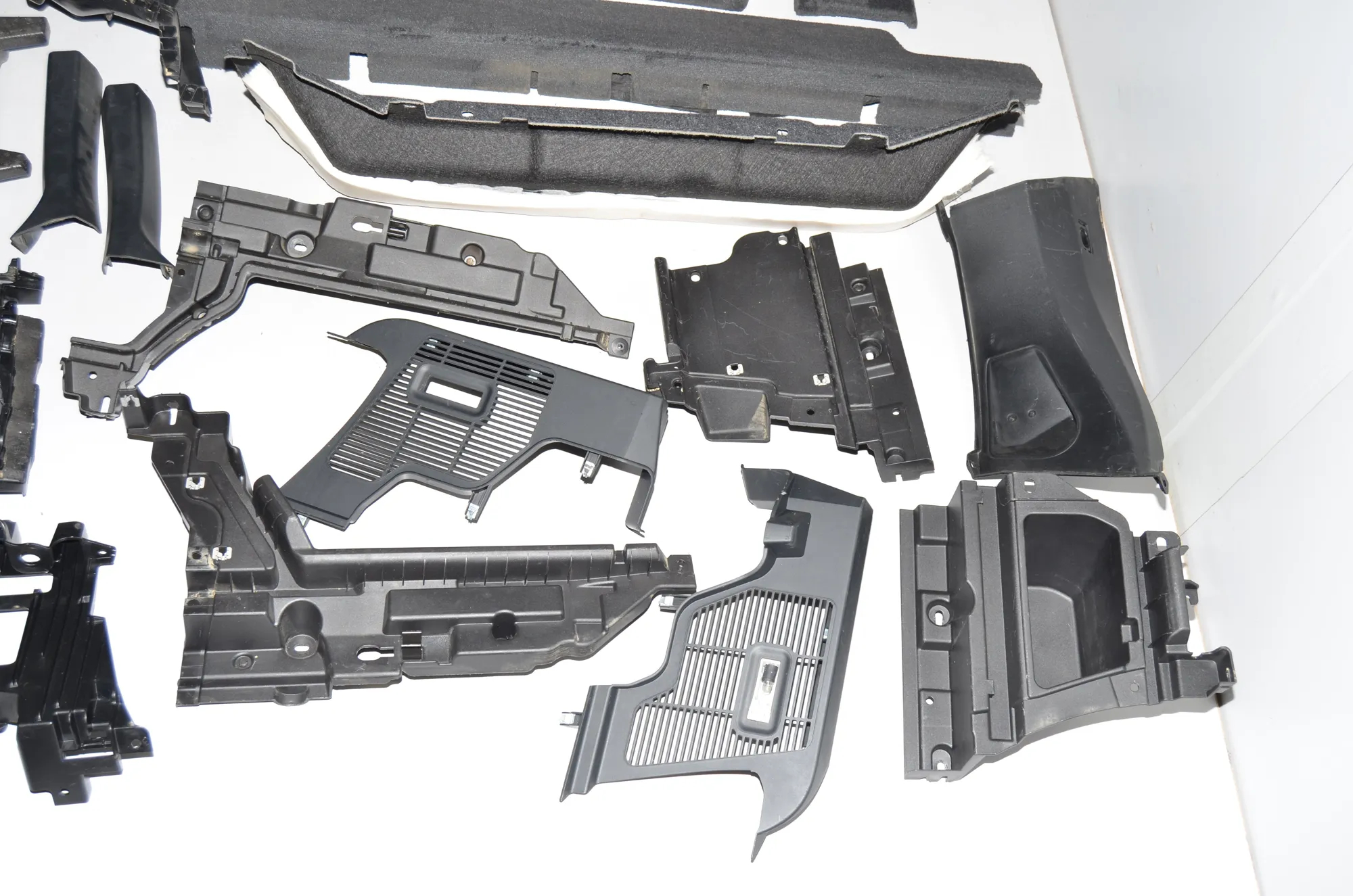 Trunk Trim Kit – OEM 9164449 · BMW 5 Gran Turismo (F07) 530 d 2009 – 8