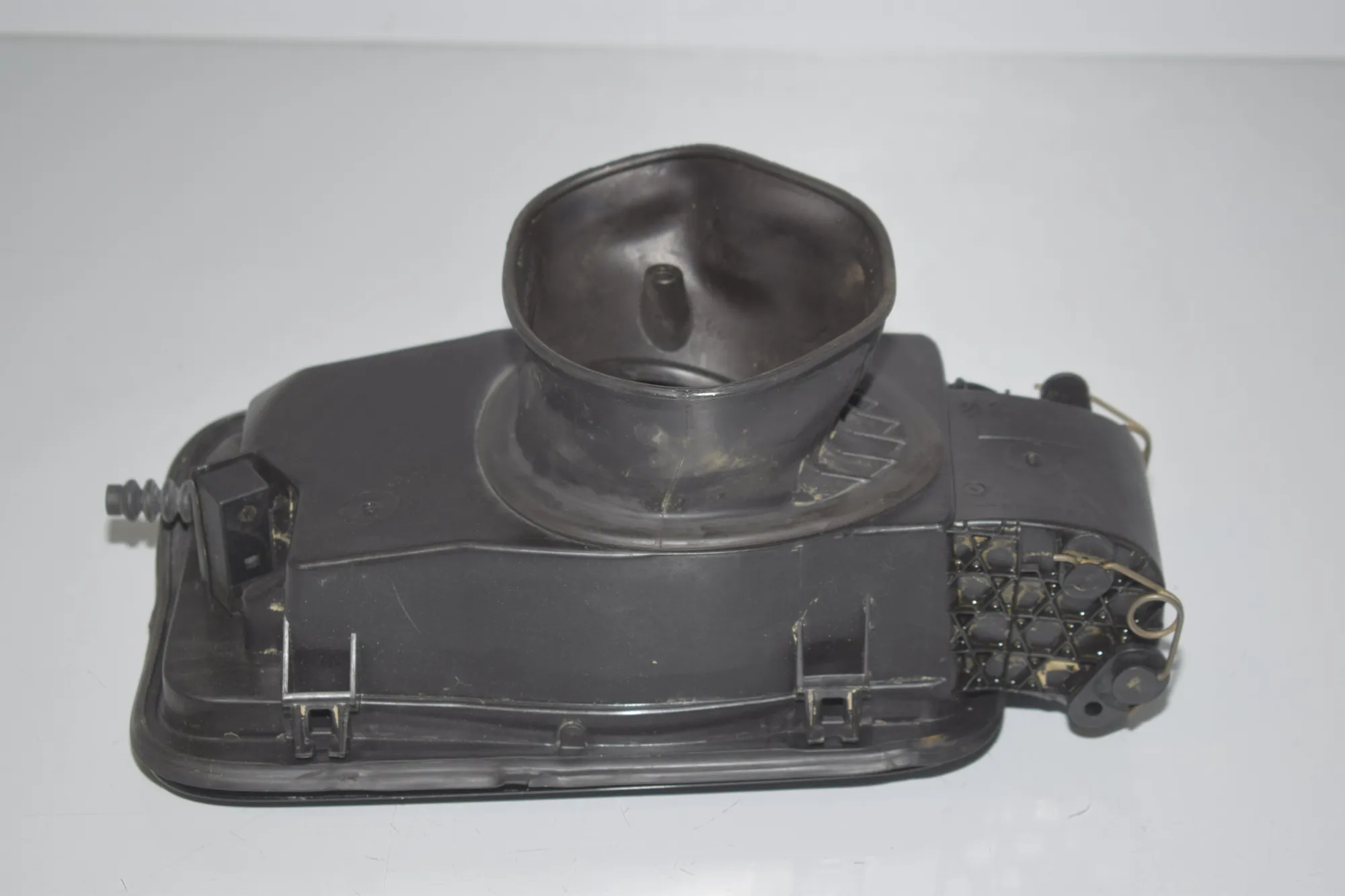 Fuel Tank Flap Cap – OEM 7201690 · BMW 5 Gran Turismo (F07) 530 d 2009 – 3
