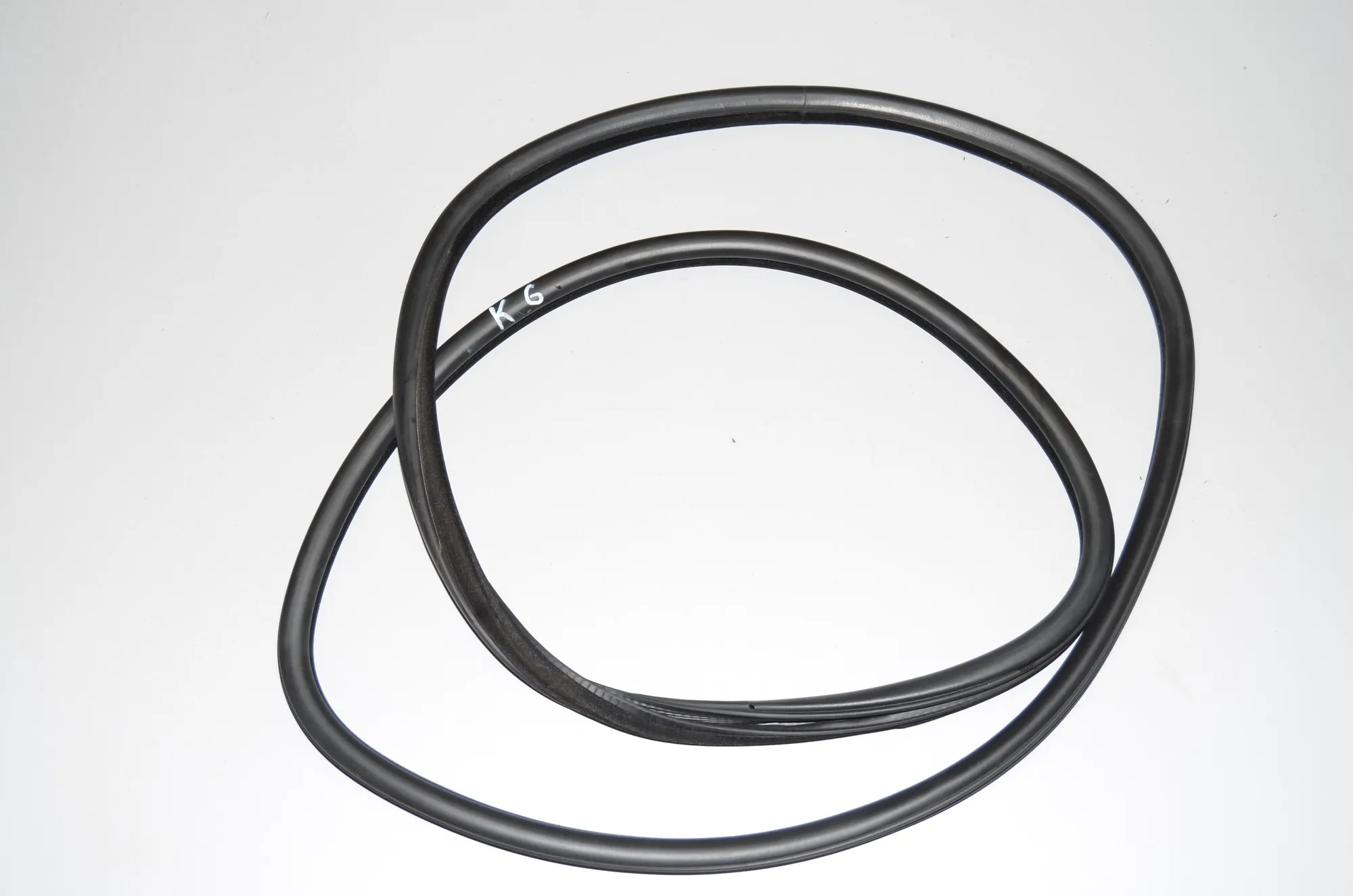 Rear Left Door Seal Rubber – OEM 7182288 · BMW 5 (F10) 530 d 2010