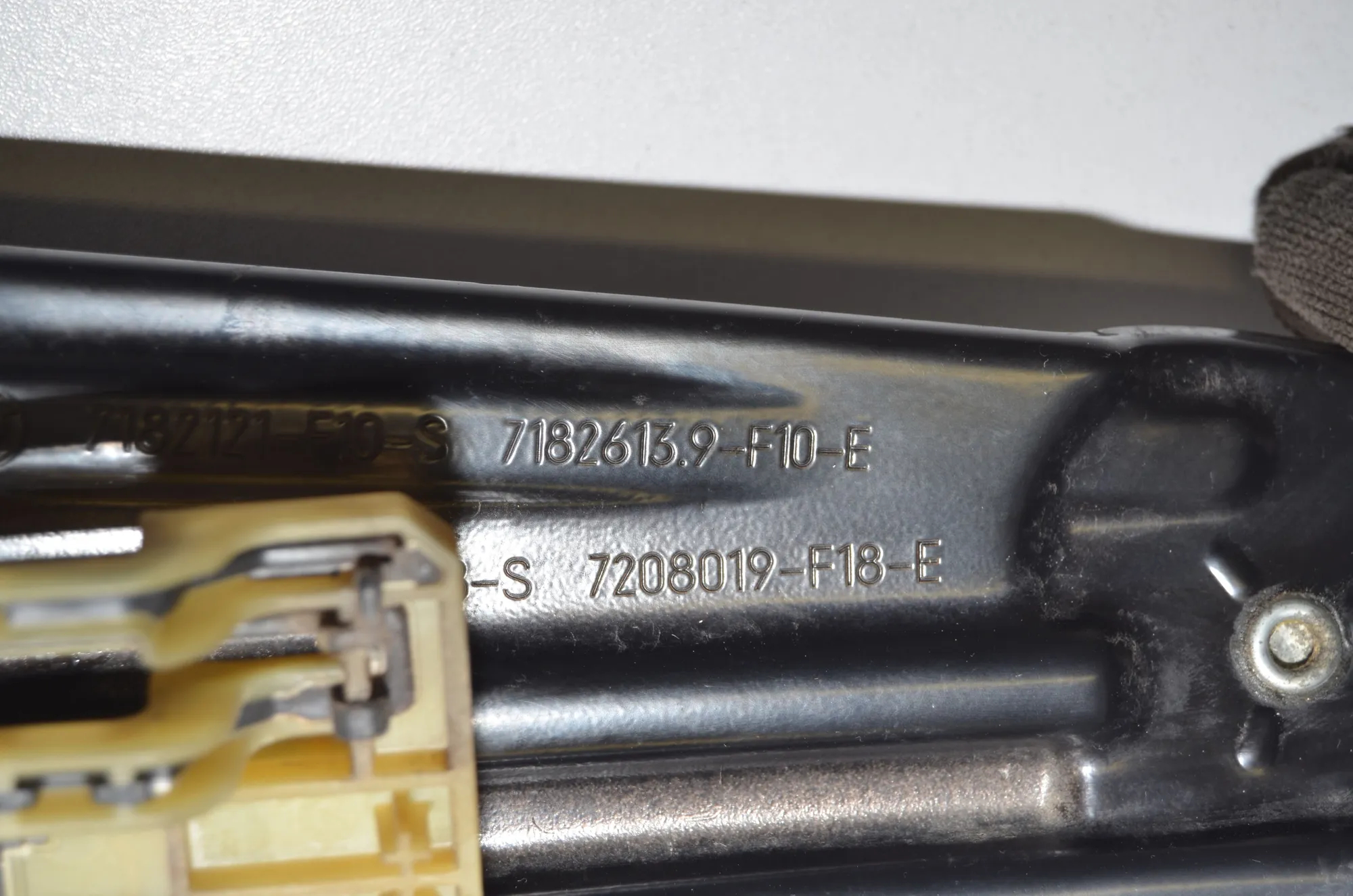 Rear Left Door Window Regulator – OEM 7271563 · BMW 5 (F10) 530 d 2010 – 6
