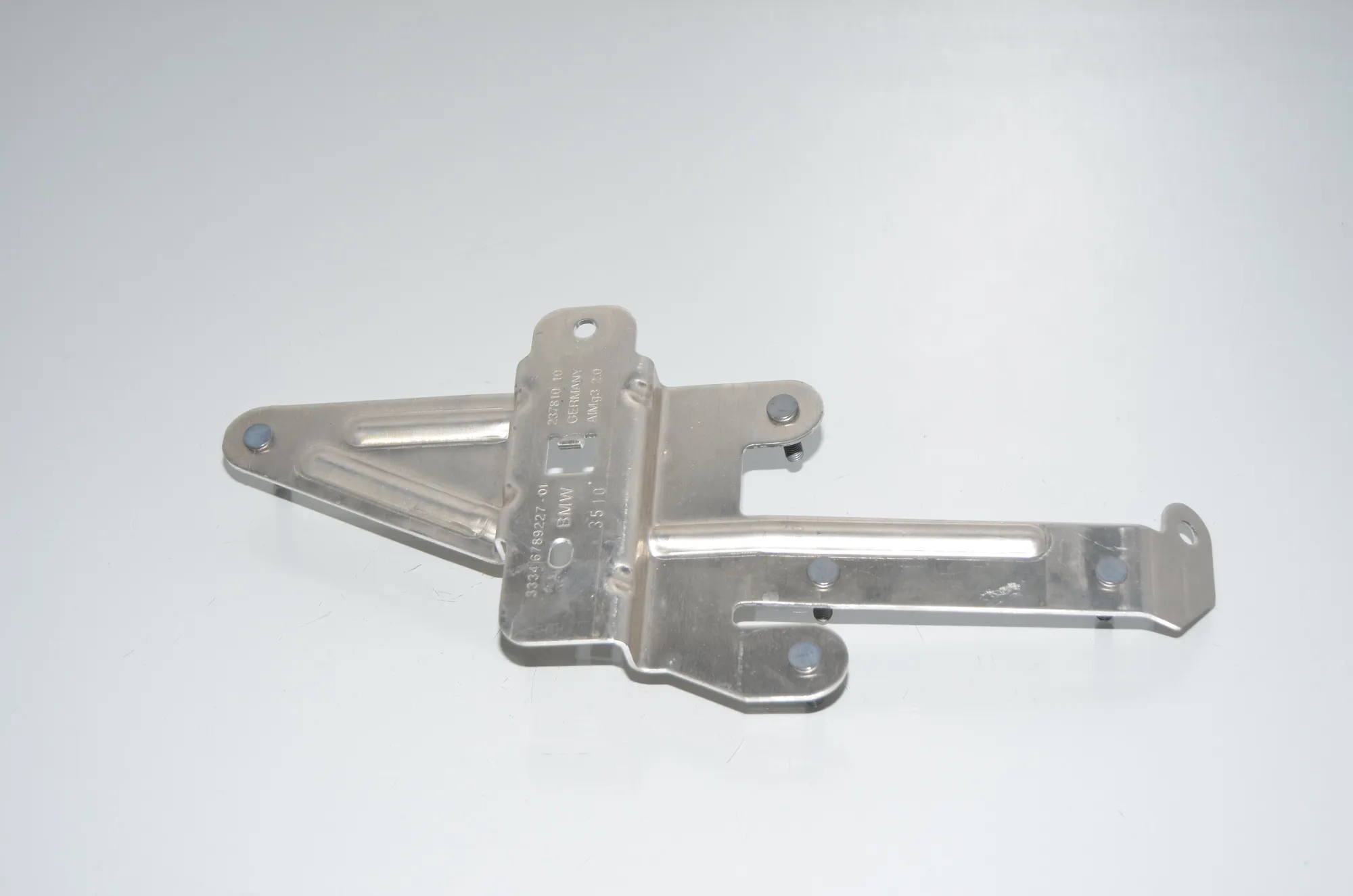Bracket – OEM 6789227 · BMW 5 (F10) 530 d 2010 – 3