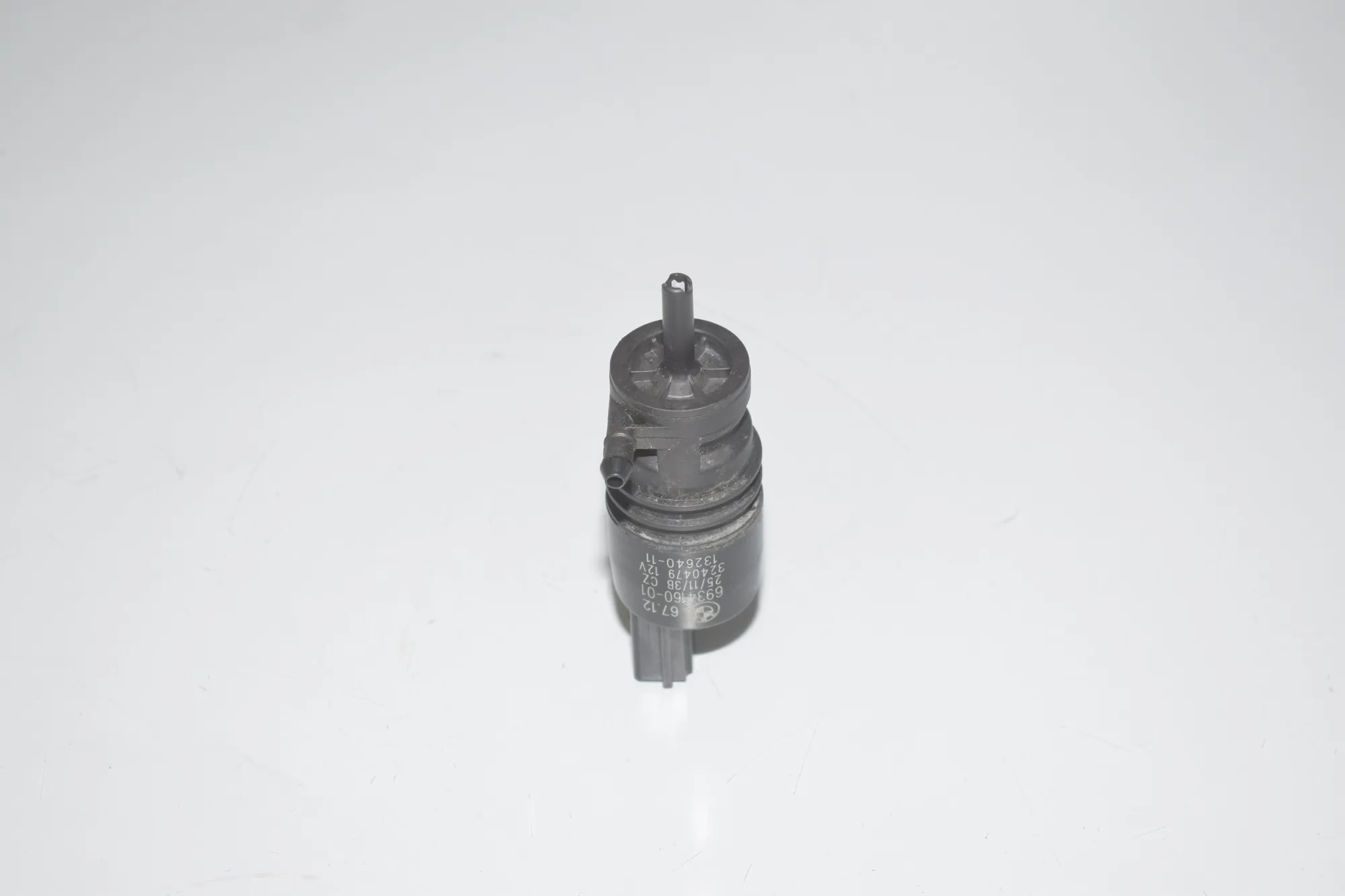 Washer Tank Motor – OEM 6934160 · BMW 5 Touring (F11) 530 d xDrive 2011 – 3