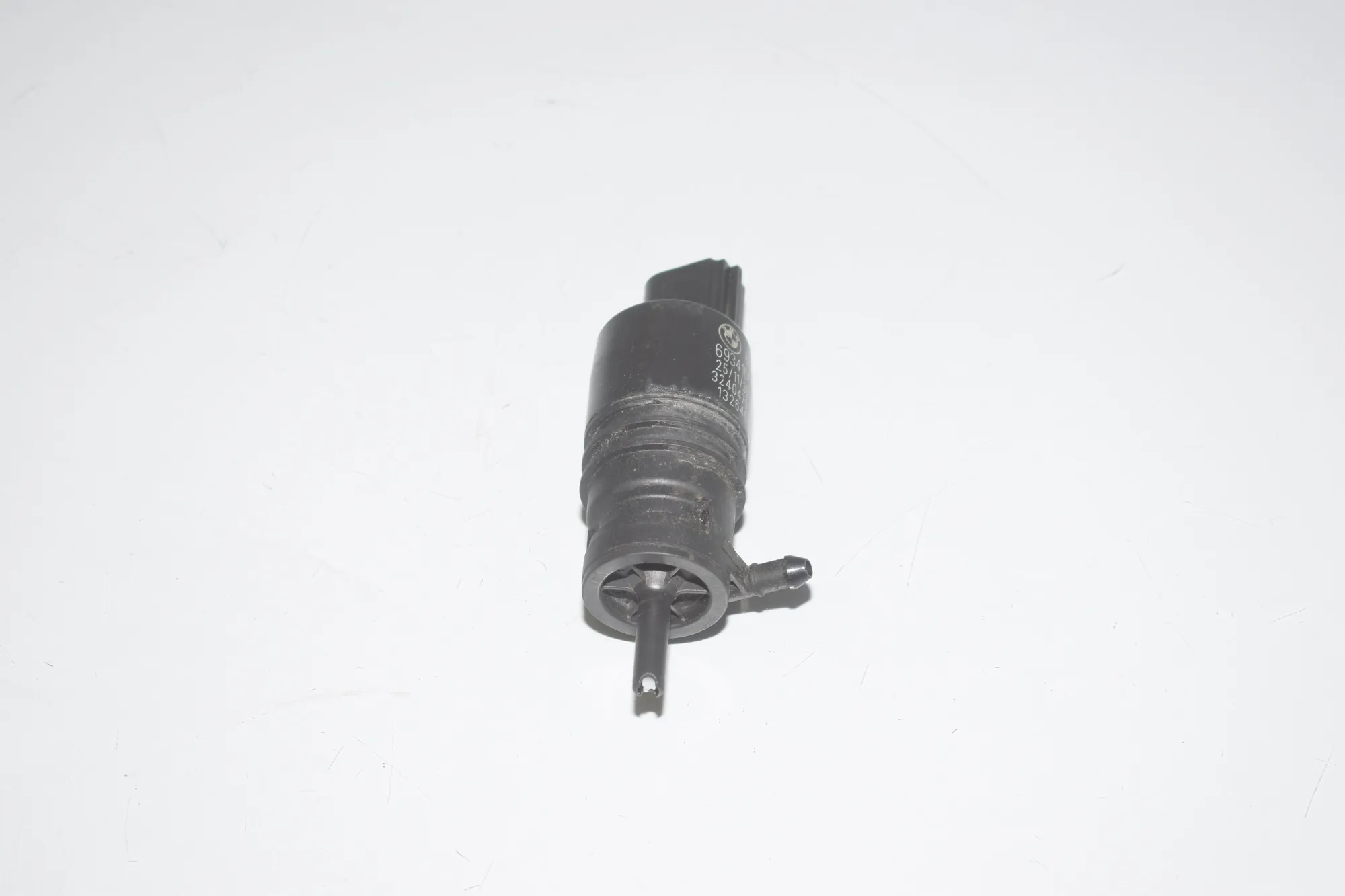 Washer Tank Motor – OEM 6934160 · BMW 5 Touring (F11) 530 d xDrive 2011