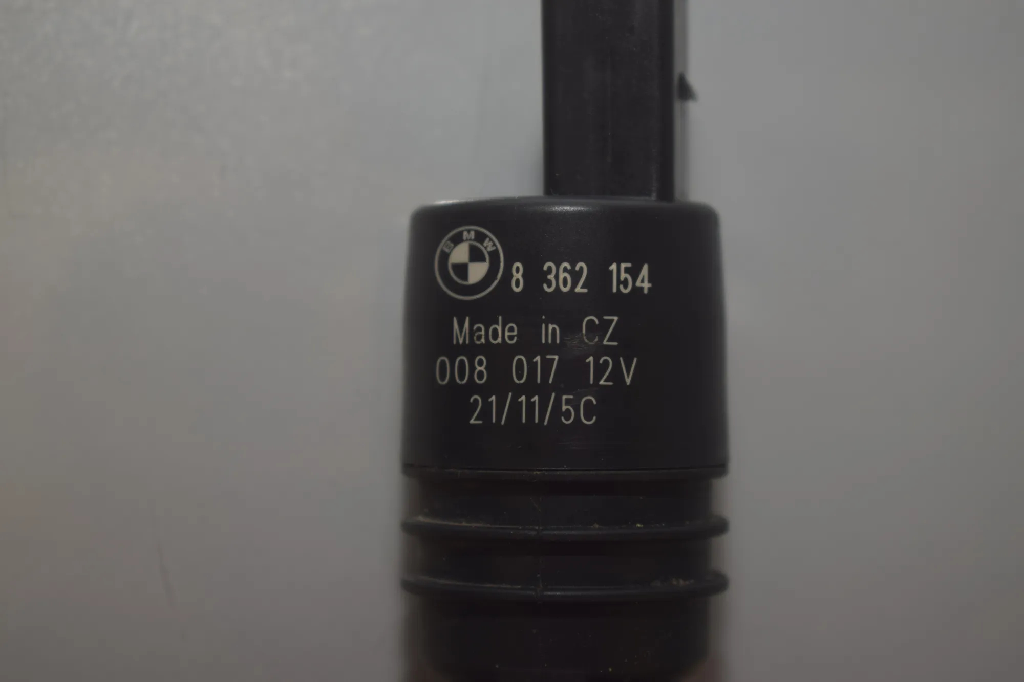 Washer Tank Motor – OEM 8362154 · BMW 5 Touring (F11) 530 d xDrive 2011 – 5