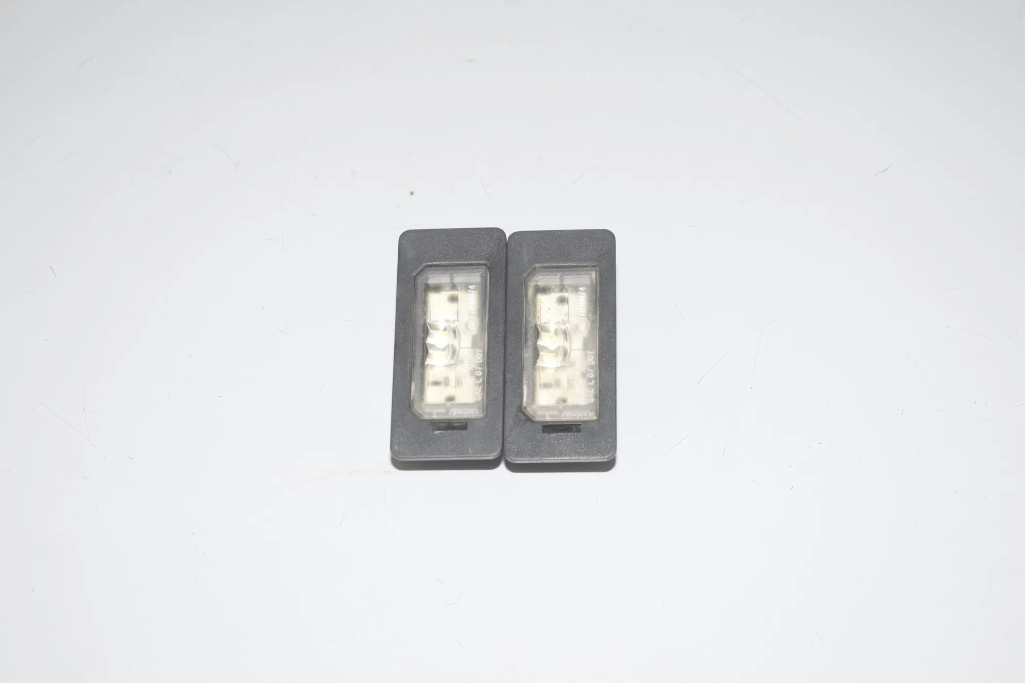 License Plate Lights – OEM 7193293 · BMW 5 Touring (F11) 530 d xDrive 2011