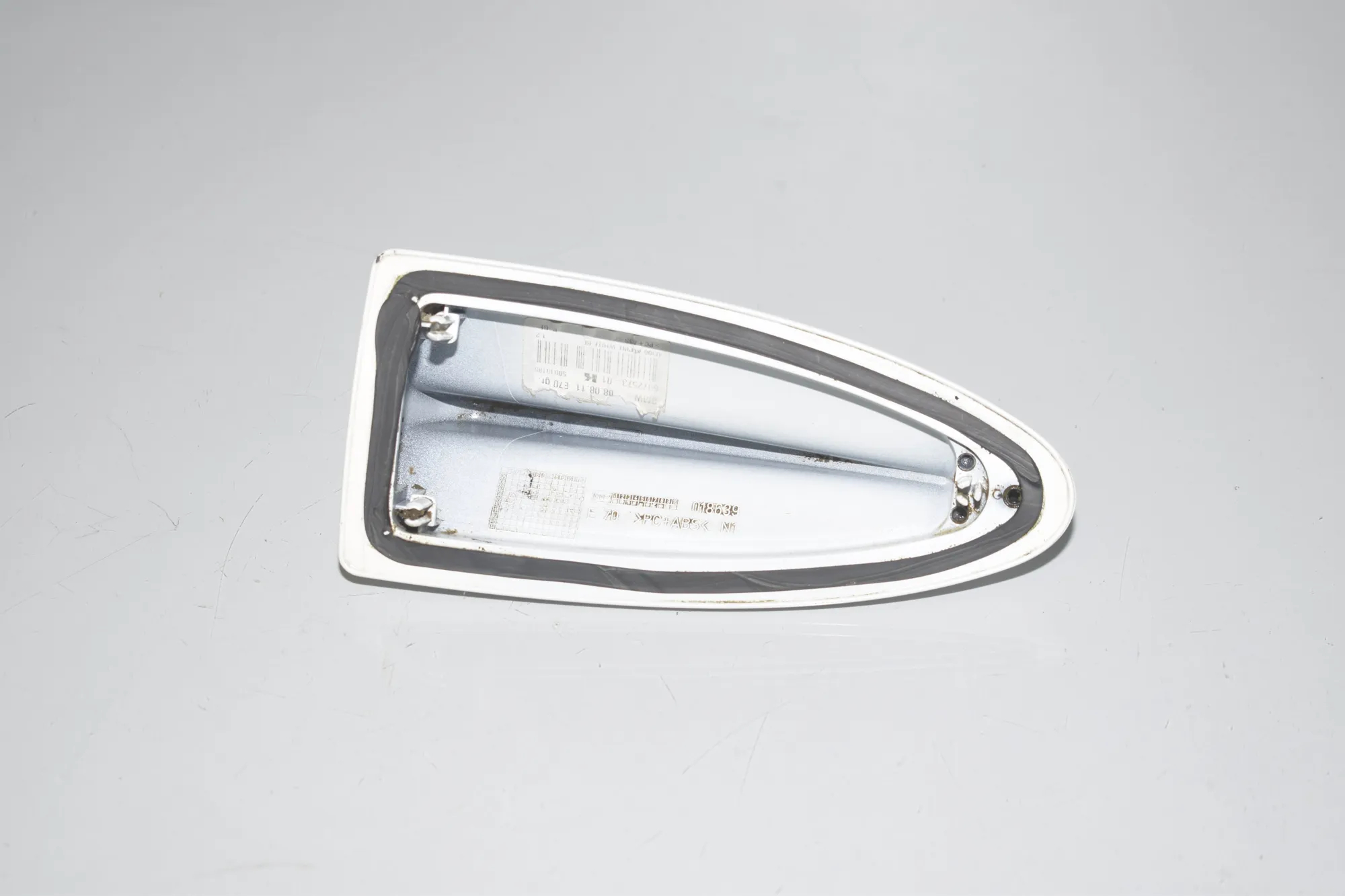 Antenna Trim – OEM 65200420271 · BMW 5 Touring (F11) 530 d xDrive 2011 – 4