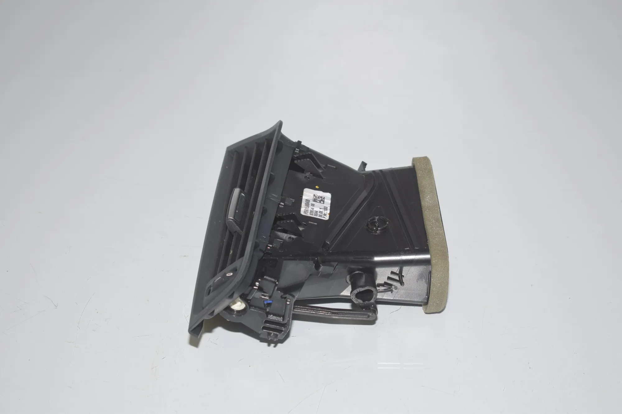 Dashboard Air Vents – OEM 64229166884 · BMW 5 Touring (F11) 530 d xDrive 2011 – 2