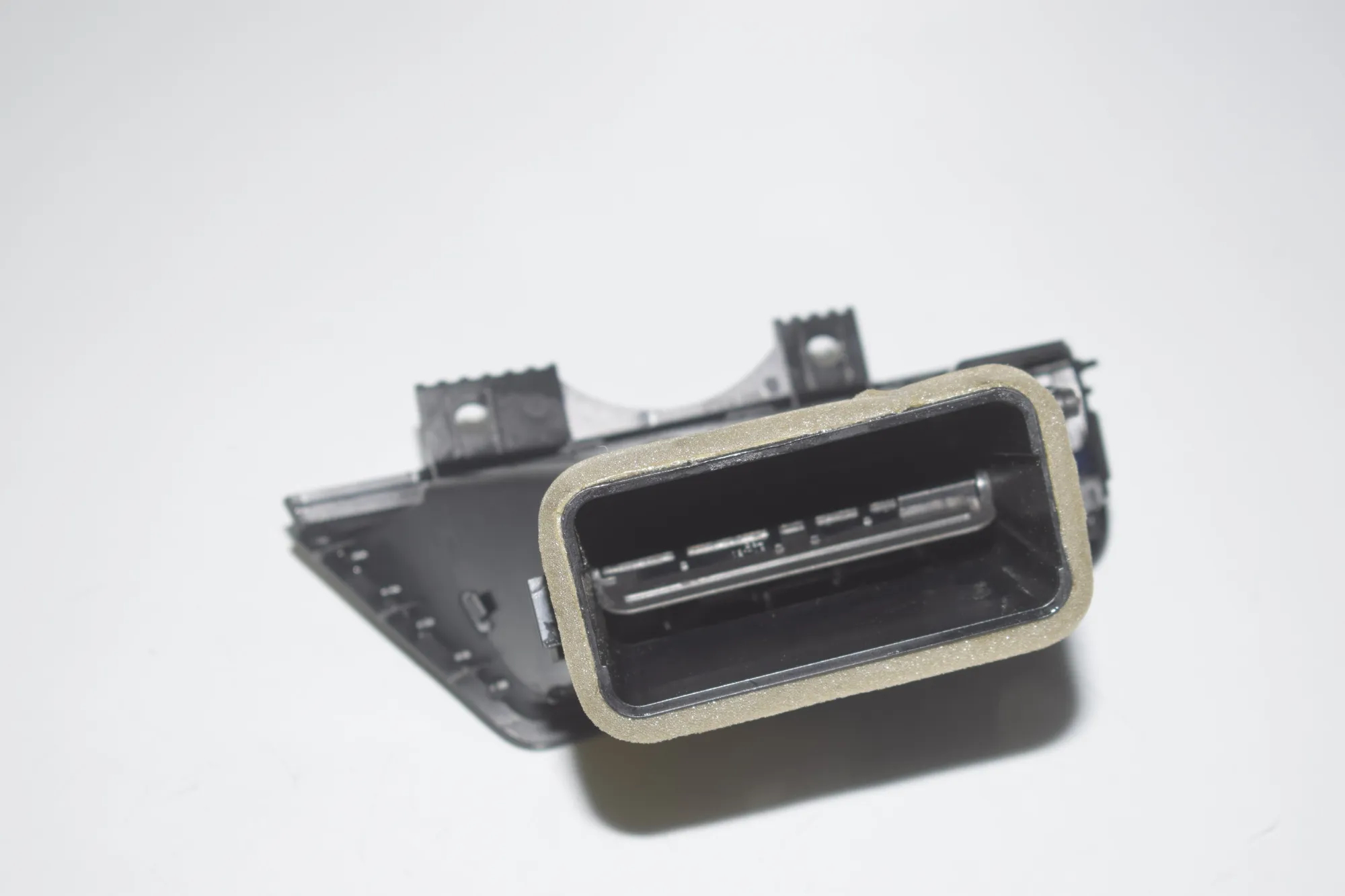 Dashboard Air Vents – OEM 64229166884 · BMW 5 Touring (F11) 530 d xDrive 2011 – 4
