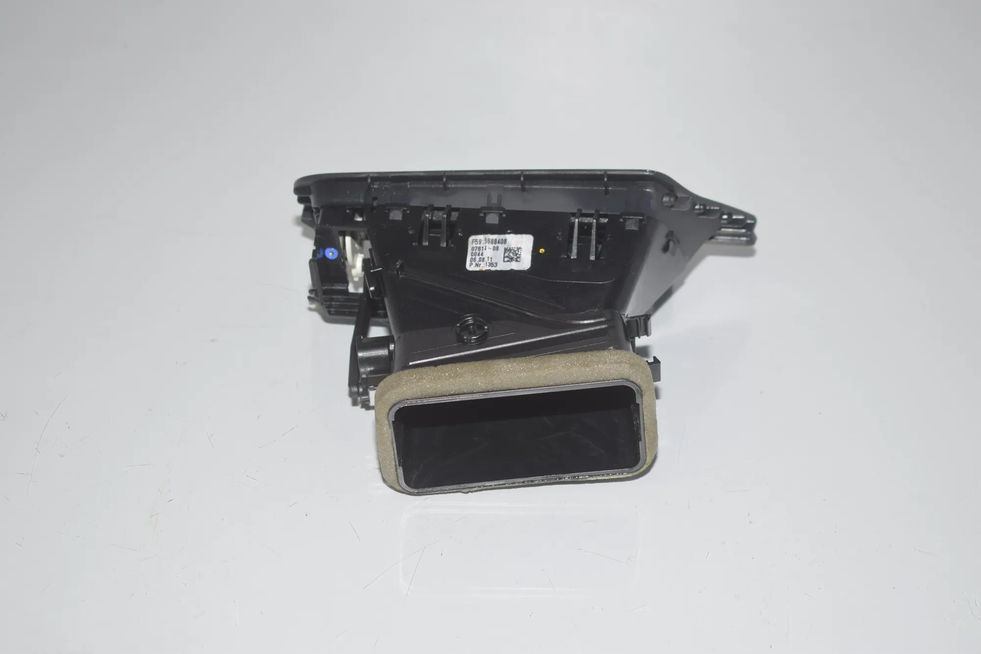 Dashboard Air Vents – OEM 64229166884 · BMW 5 Touring (F11) 530 d xDrive 2011 – 3