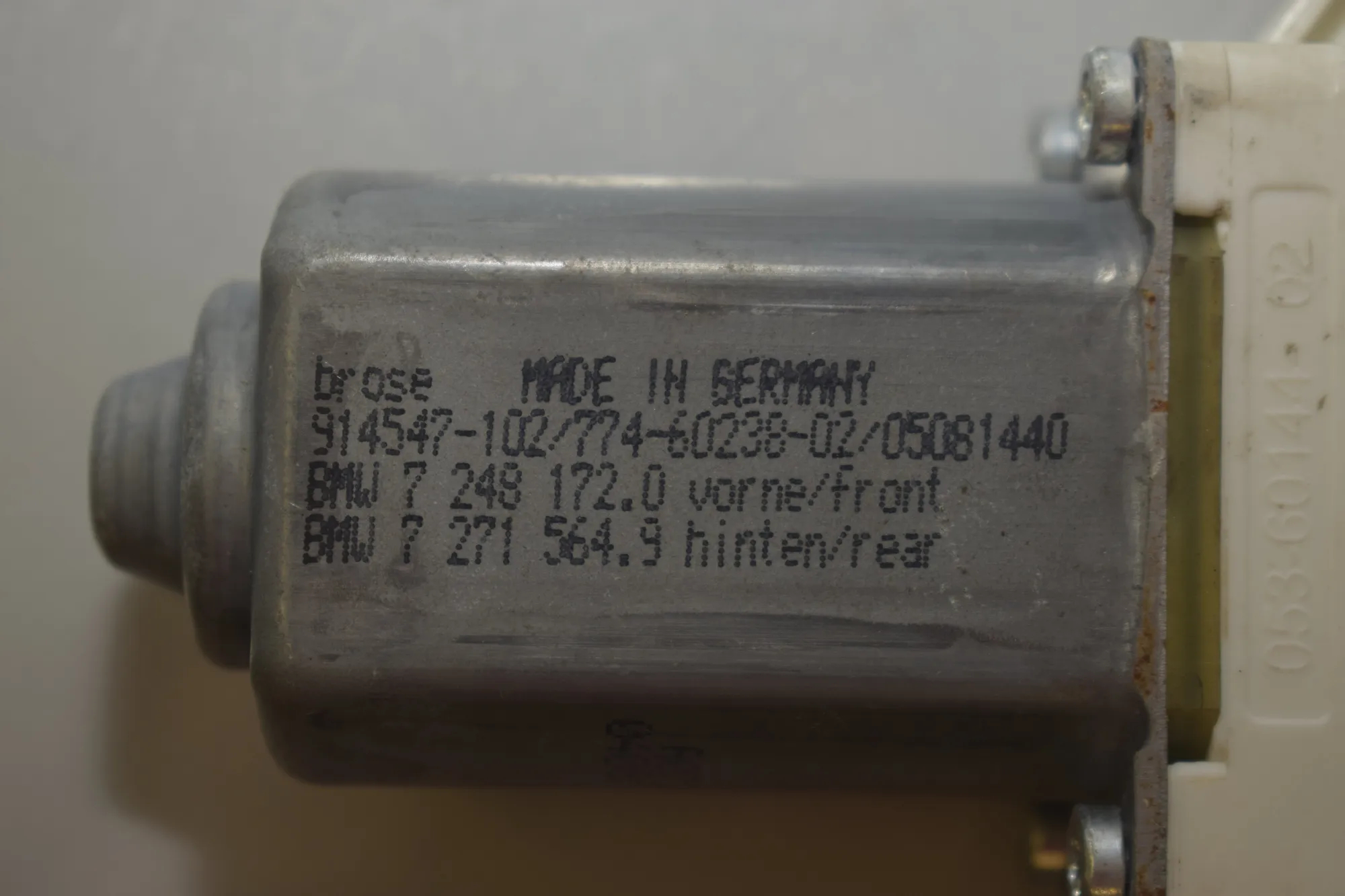 Front Right Door Window Control Motor – OEM 51337271564 · BMW 5 Touring (F11) 530 d xDrive 2011 – 5
