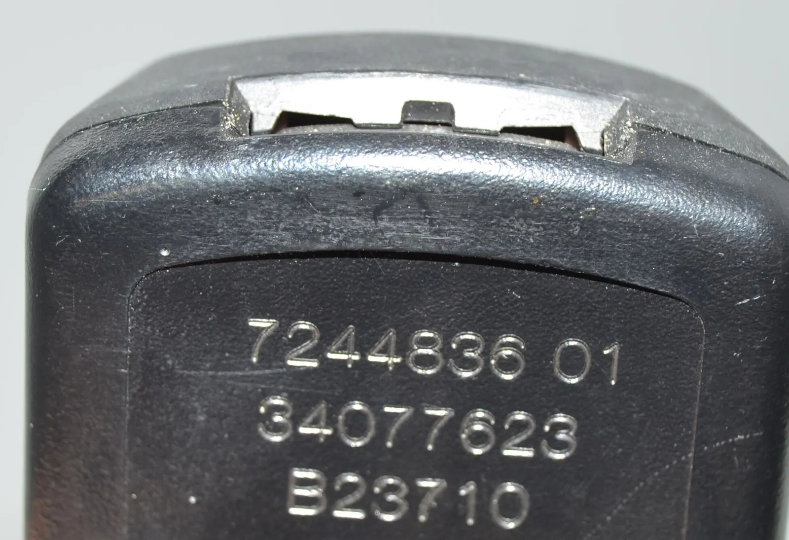 Rear Middle Seat Buckle – OEM 7244836 · BMW 5 (F10) 530 d 2010 – 5