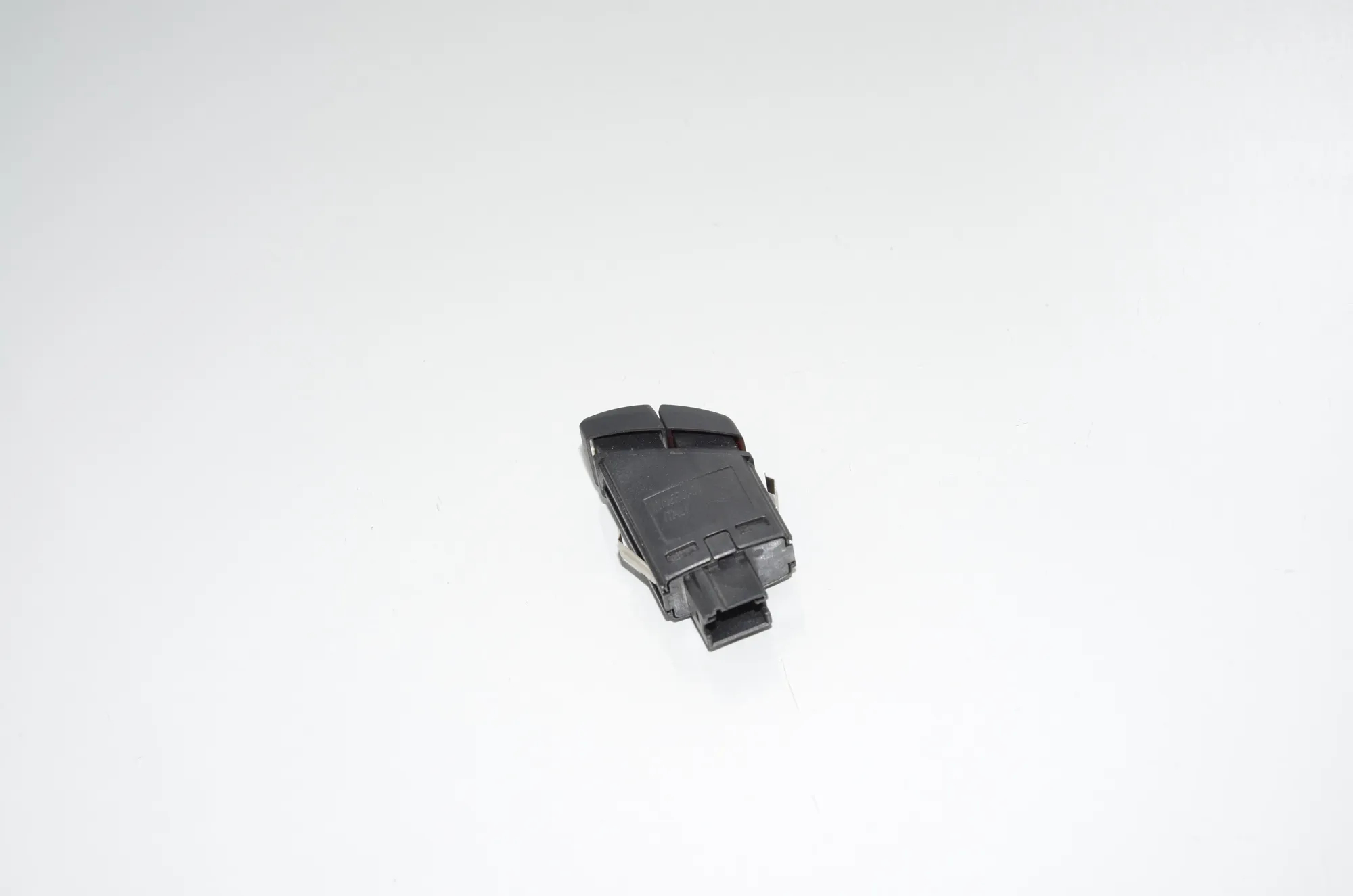 Hazard Button – OEM 9161896 · BMW 5 (F10) 530 d 2010 – 4