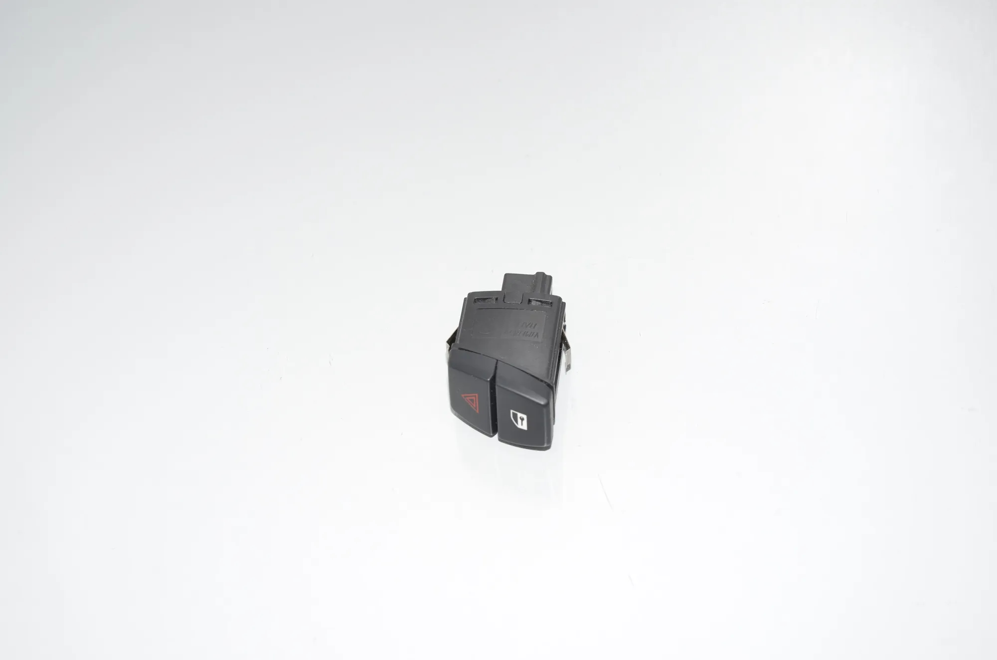 Hazard Button – OEM 9161896 · BMW 5 (F10) 530 d 2010