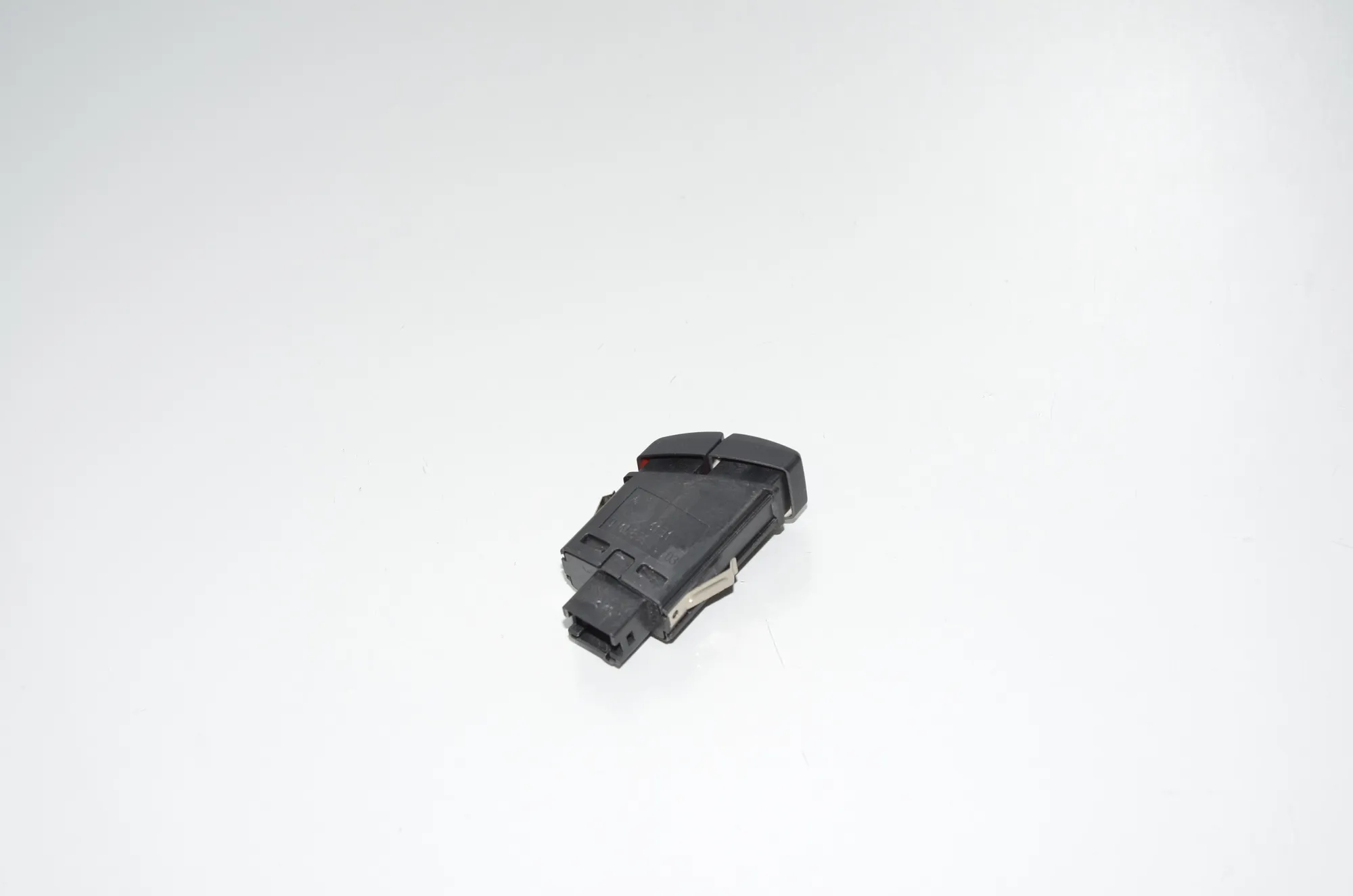 Hazard Button – OEM 9161896 · BMW 5 (F10) 530 d 2010 – 5
