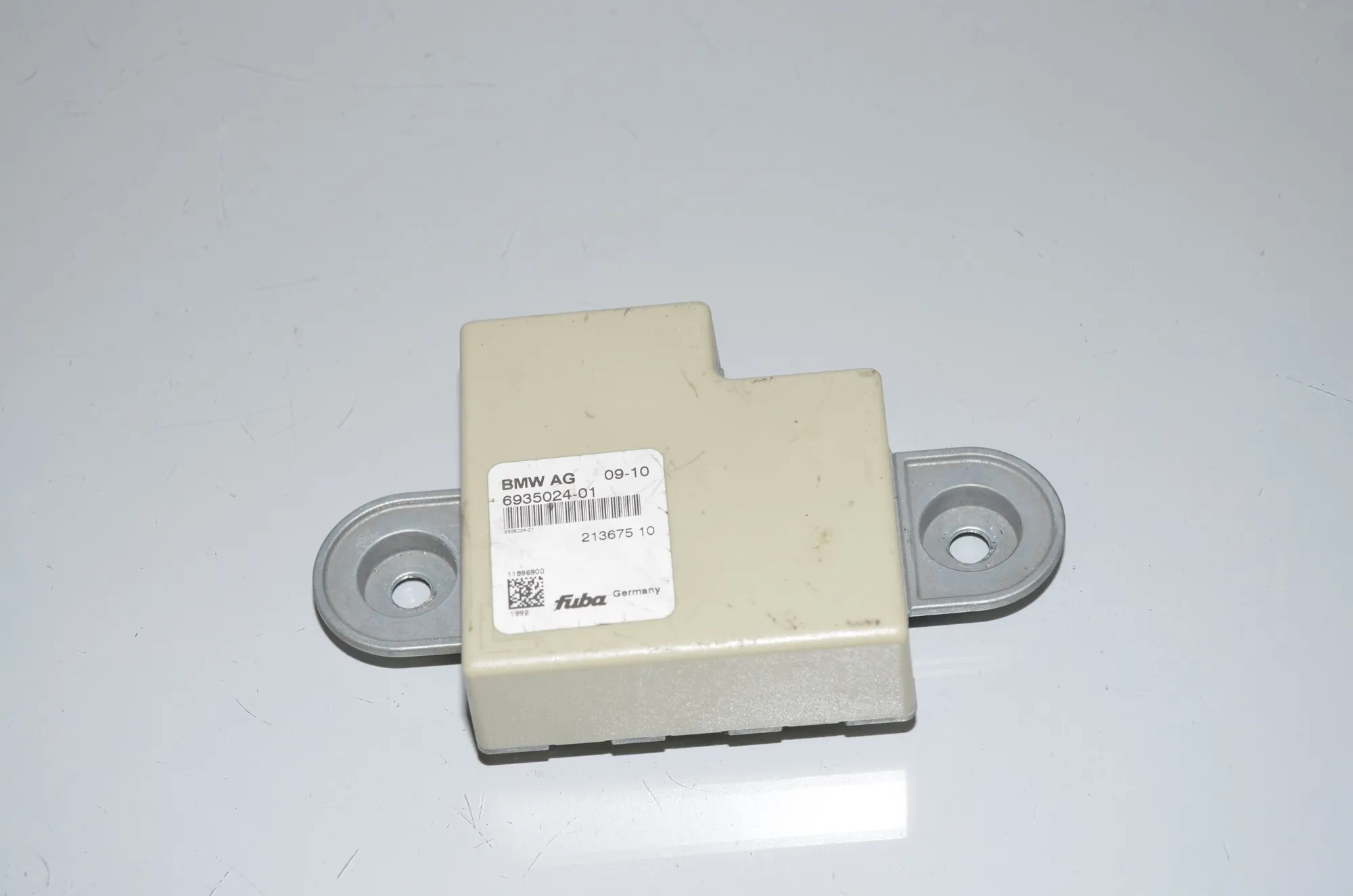 Antenna Amplifier – OEM 6935024 · BMW 5 (F10) 530 d 2010