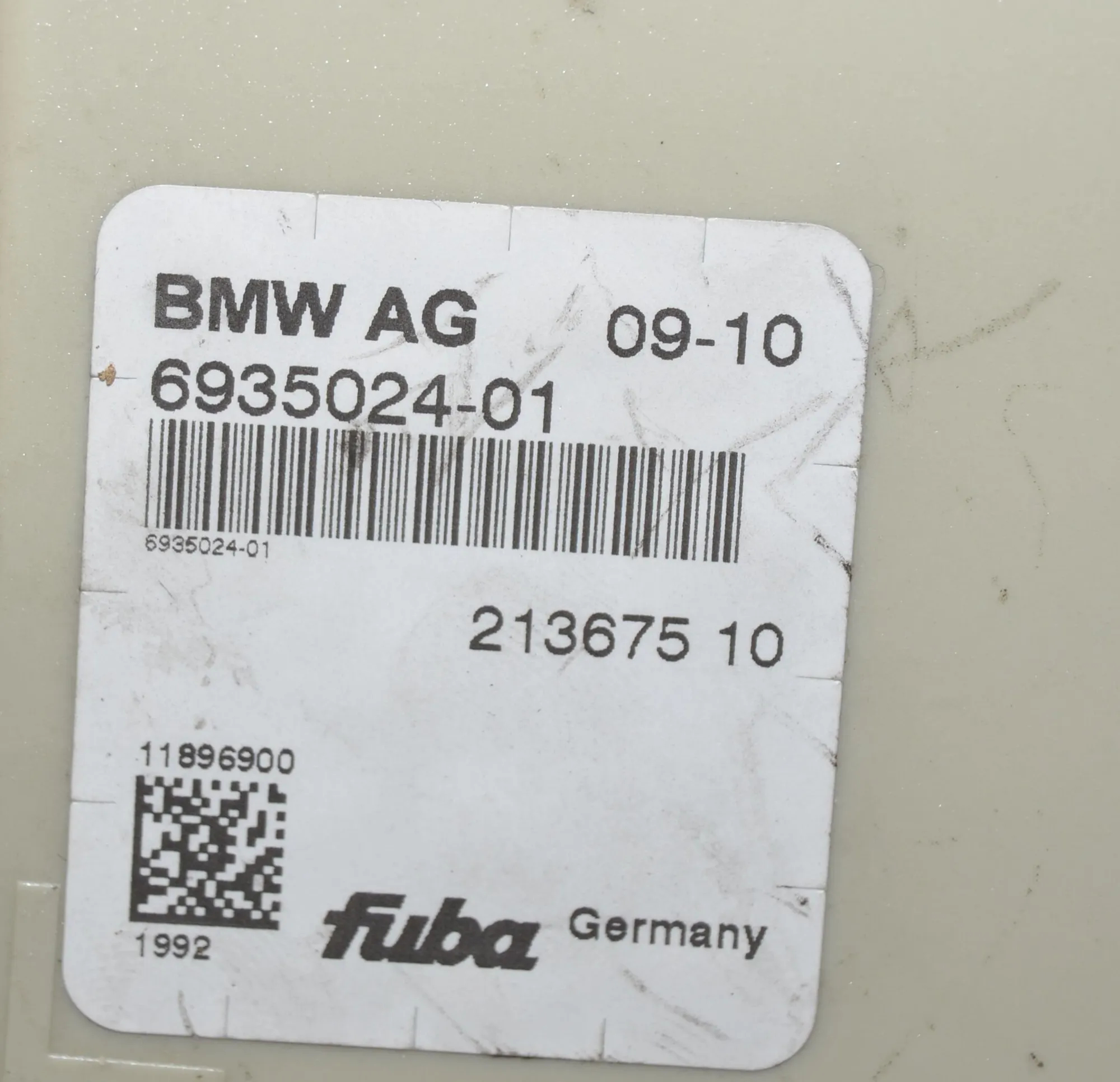Antenna Amplifier – OEM 6935024 · BMW 5 (F10) 530 d 2010 – 4