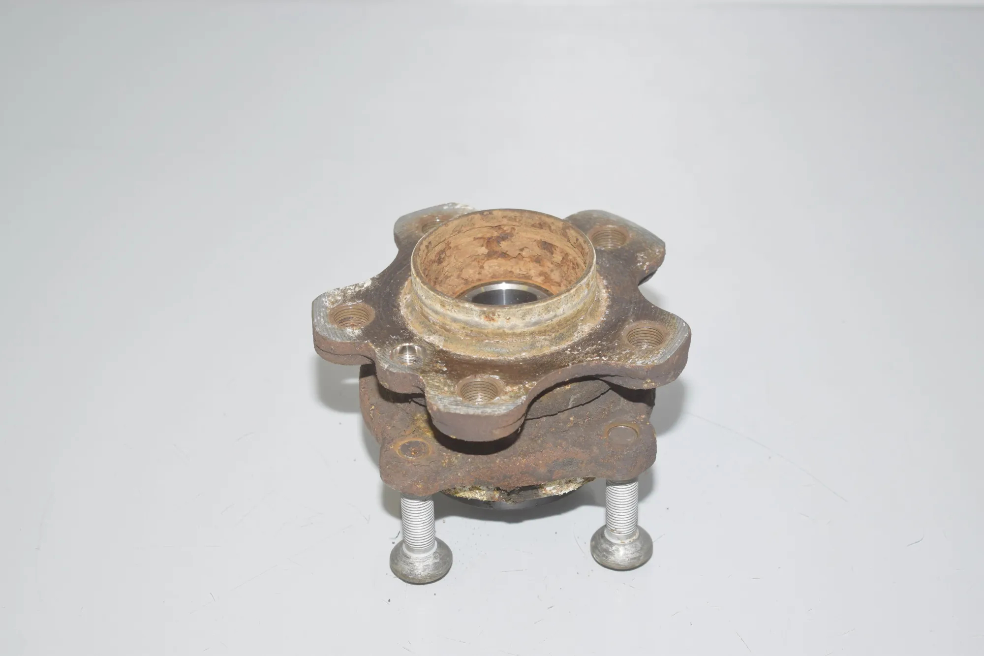 Rear Left Wheel Bearing – OEM 33406899174 · BMW 7 (G11, G12) 740 d, Ld xDrive 2016 – 2