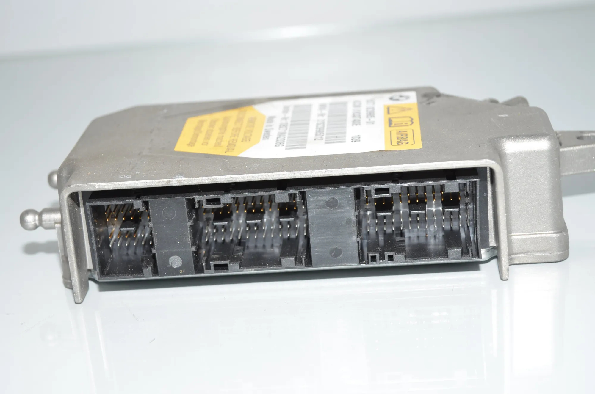 SRS Control Unit – OEM 9239985 · BMW 5 (F10) 530 d 2010 – 4