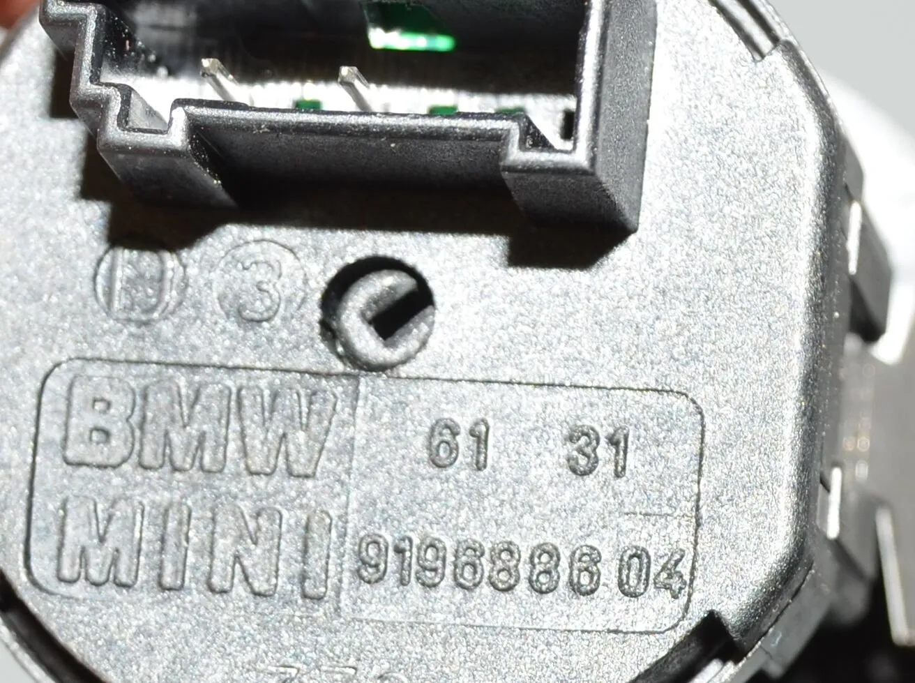 SRS Switch – OEM 9196886 · BMW 5 (F10) 530 d 2010 – 5