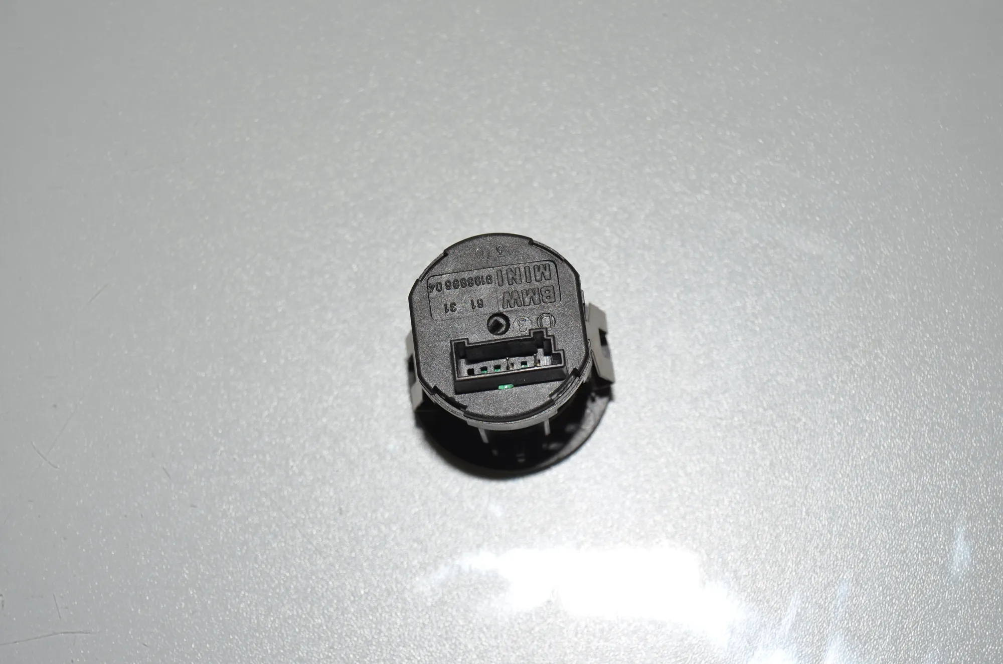 SRS Switch – OEM 9196886 · BMW 5 (F10) 530 d 2010 – 4