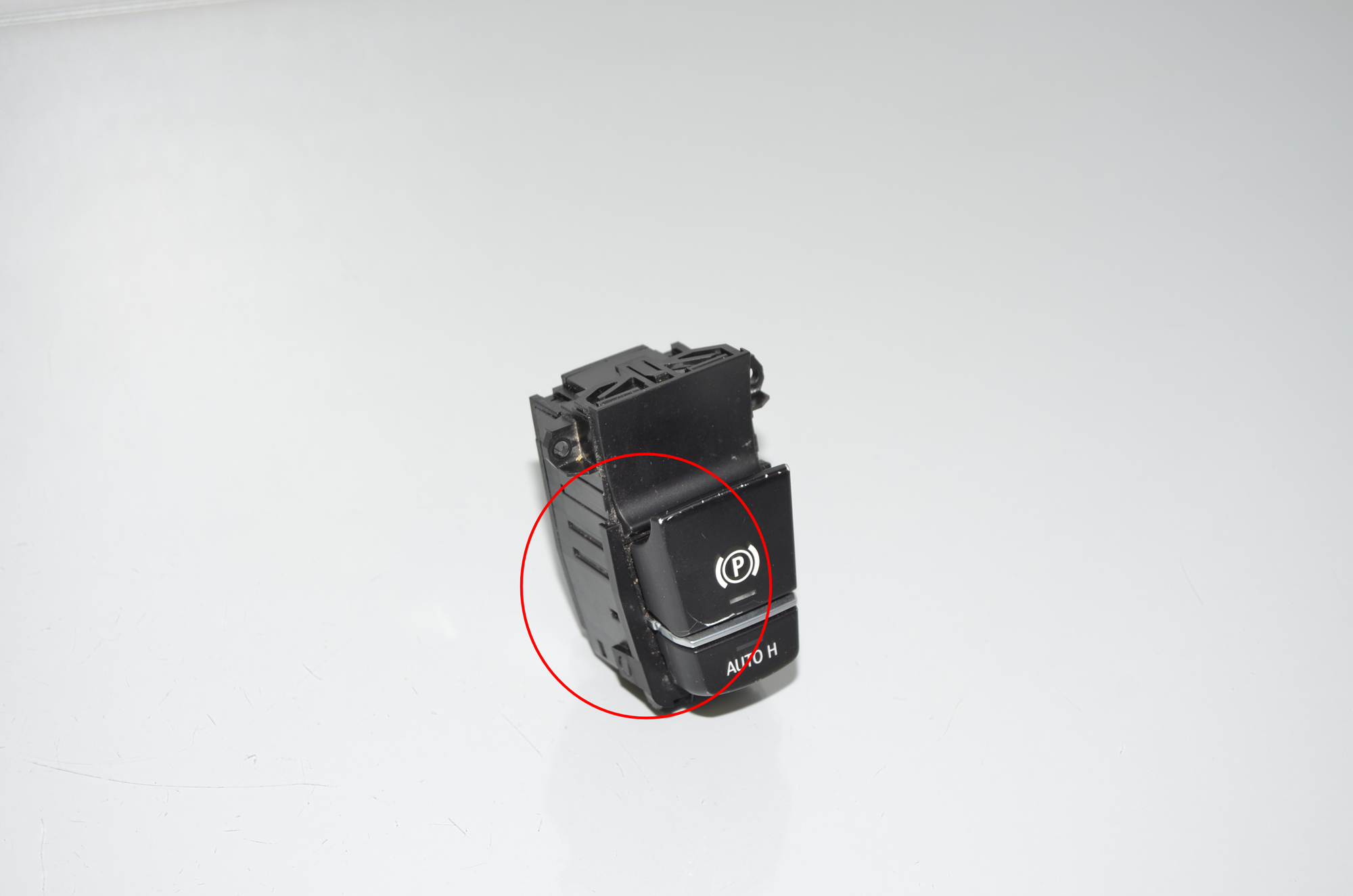 Handbrake Button – OEM 9217594 · BMW 5 (F10) 530 d 2010 – 4