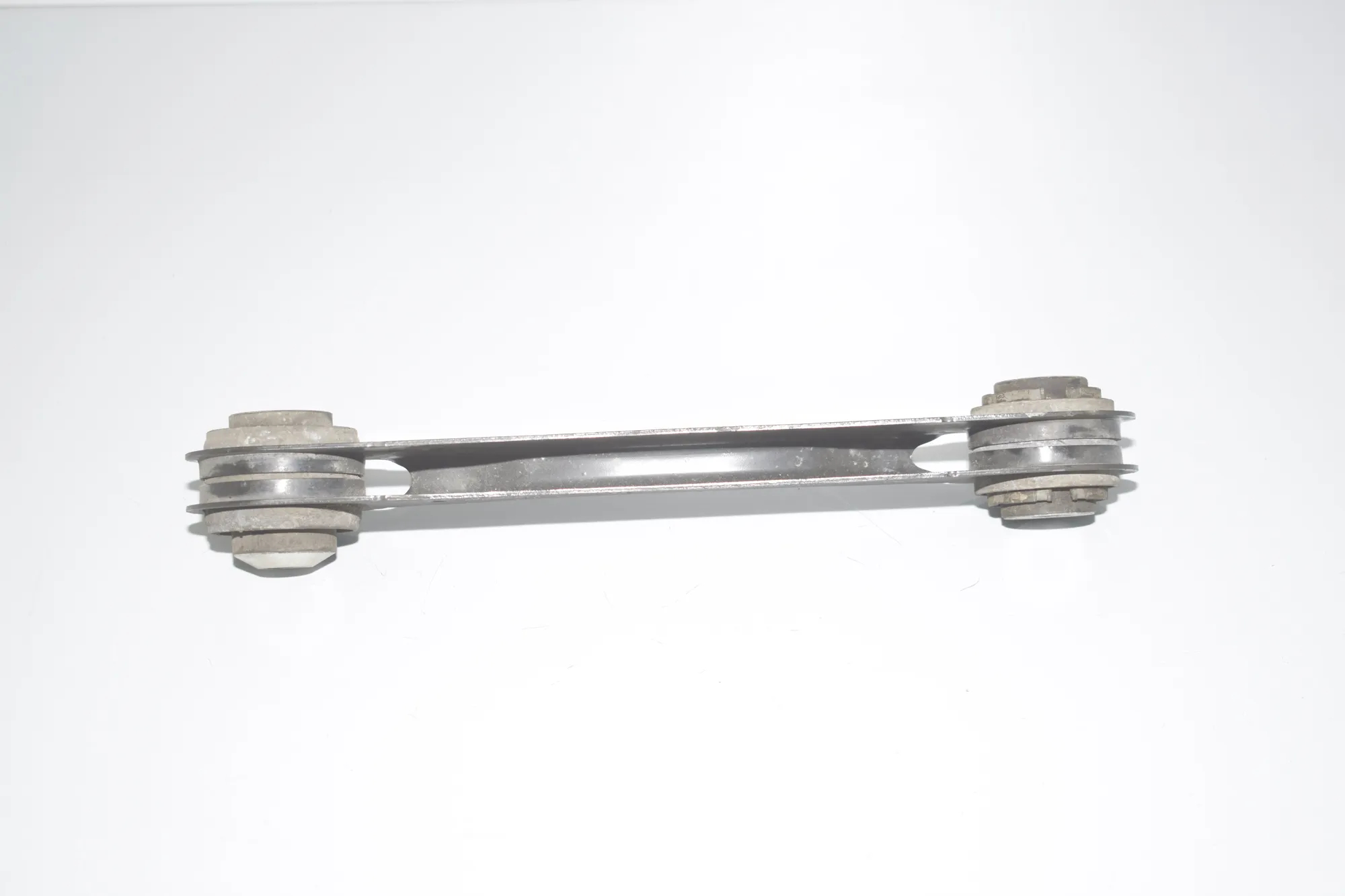 Rear Left Control Arm – OEM 6867538 · BMW 7 (G11, G12) 740 d, Ld xDrive 2016 – 4