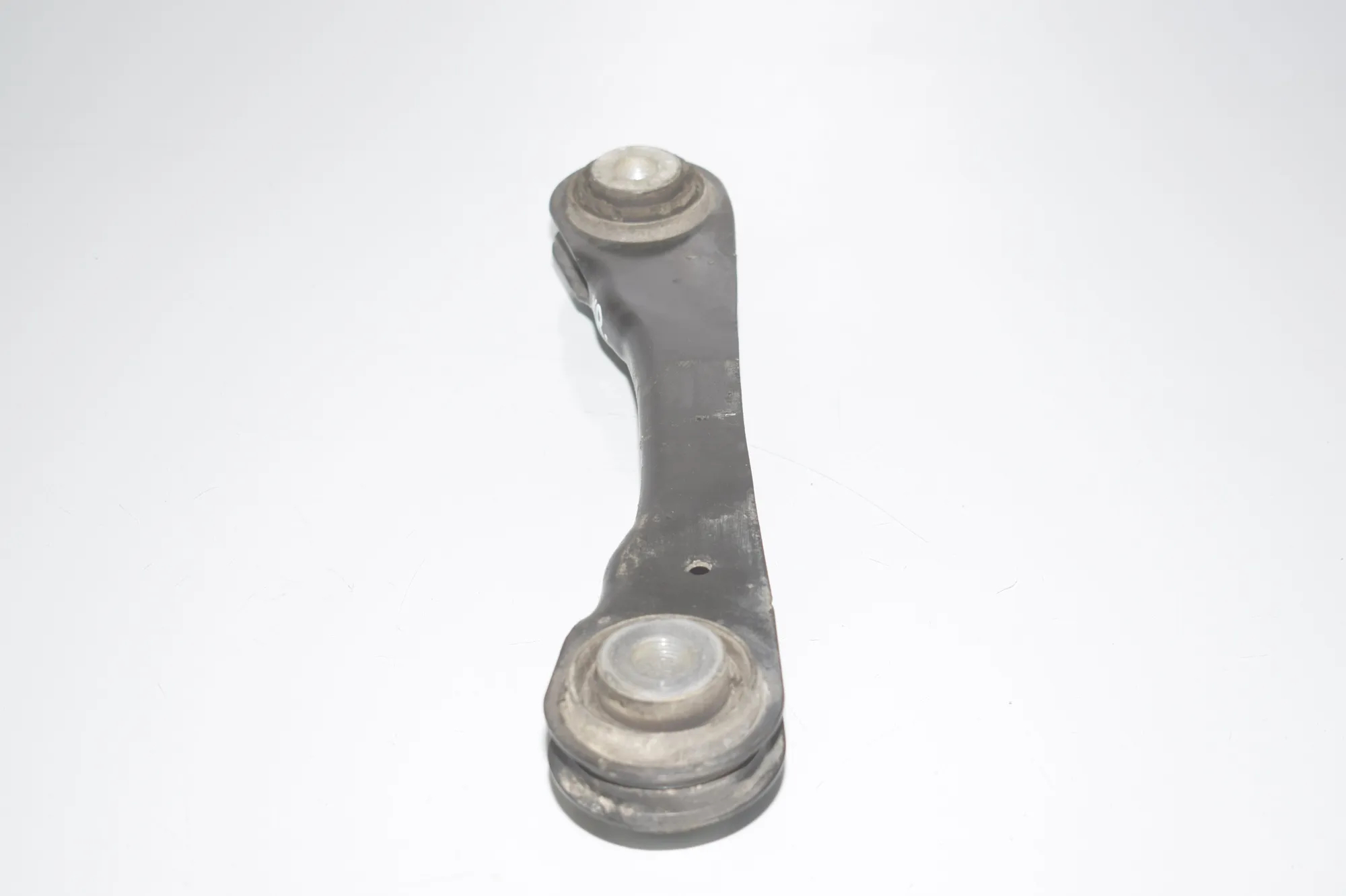 Rear Left Control Arm – OEM 6867538 · BMW 7 (G11, G12) 740 d, Ld xDrive 2016 – 3