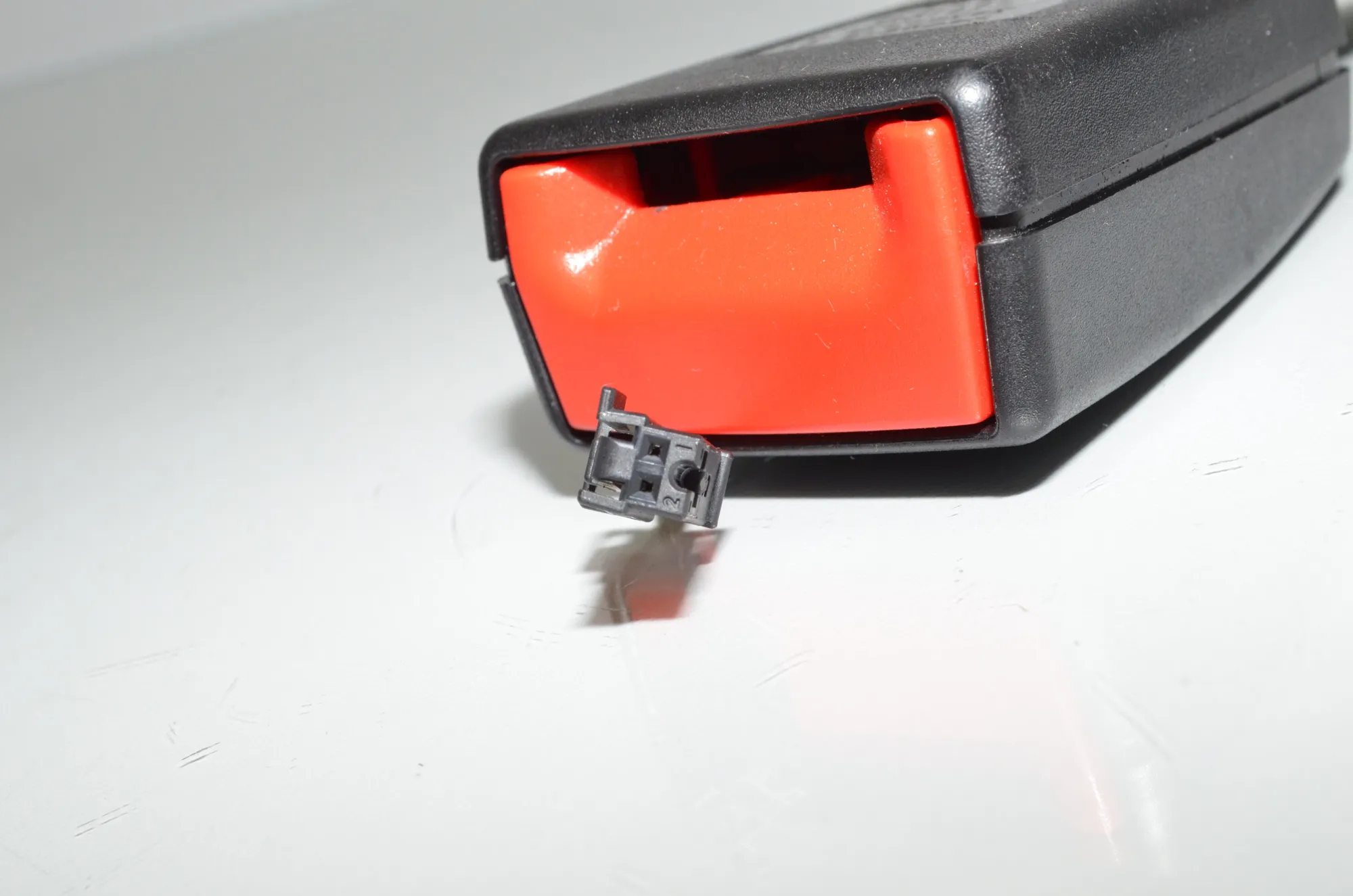 Rear Right Seat Buckle – OEM 72119479516 · BMW i3 (I01) s Electric 2020 – 3