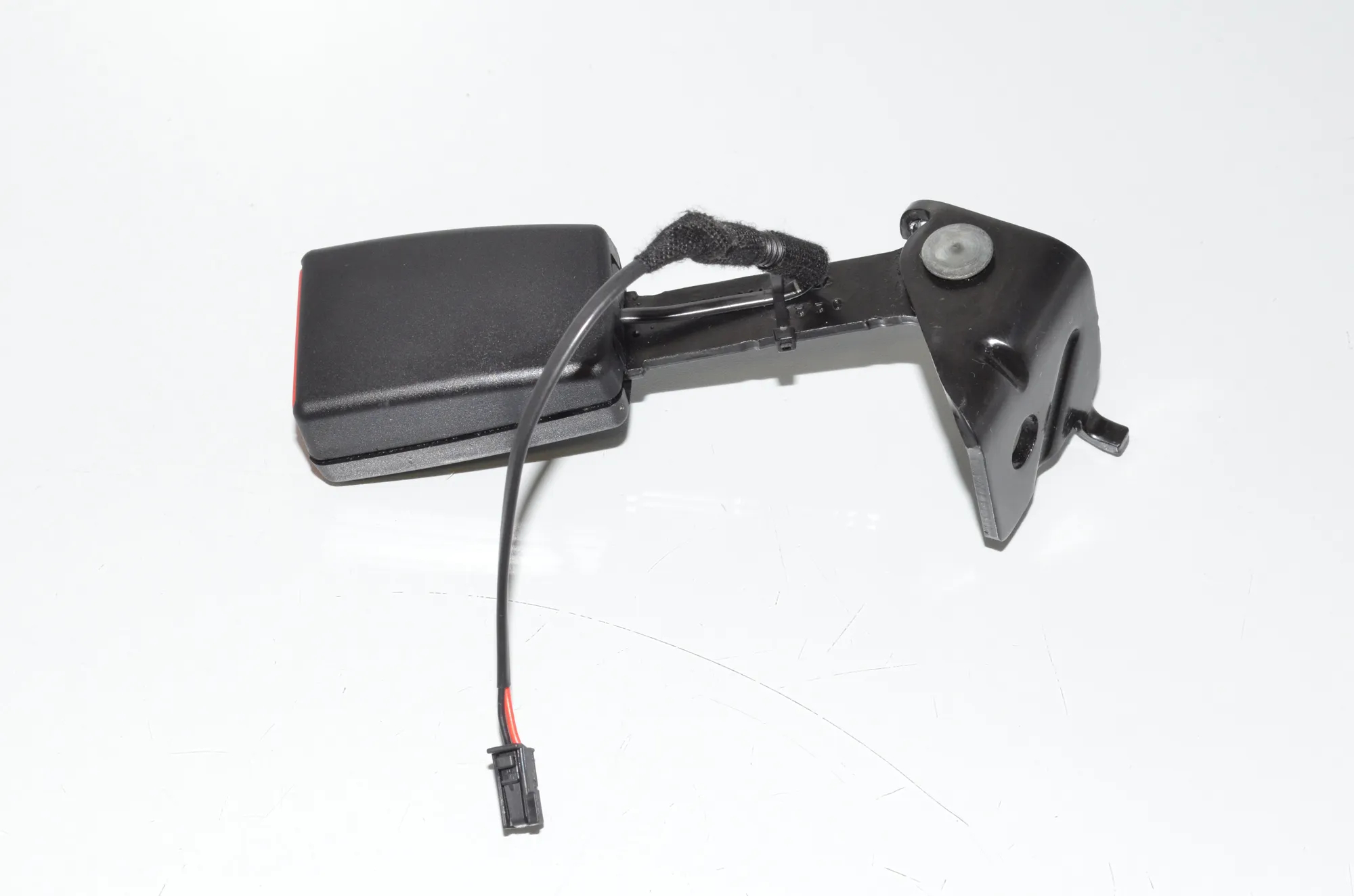 Rear Right Seat Buckle – OEM 72119479516 · BMW i3 (I01) s Electric 2020