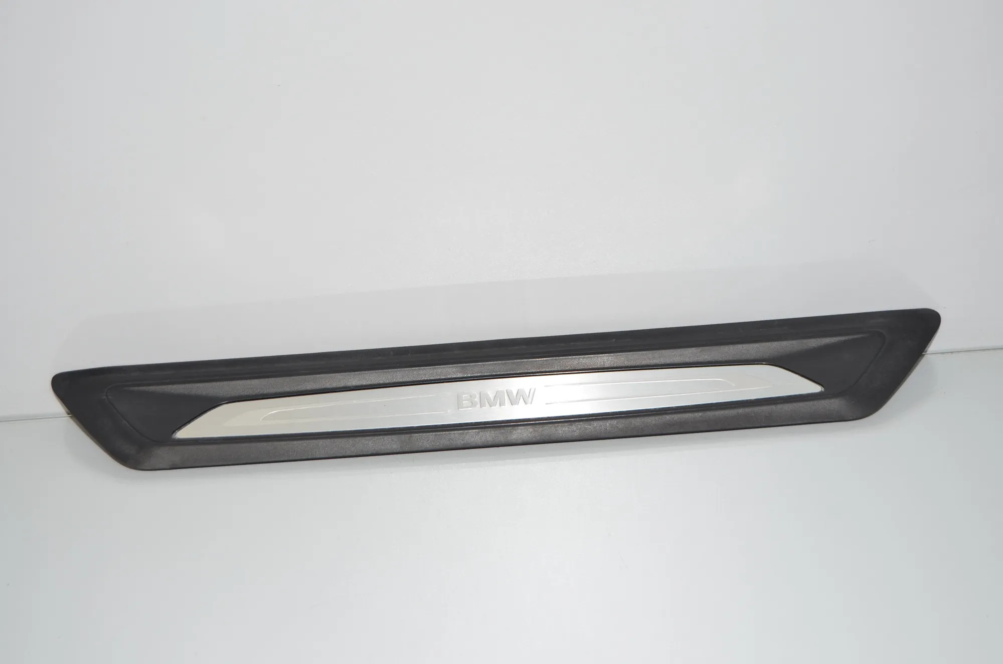 Front Right Interior Step Trim – OEM 7410460 · BMW 4 Gran Coupe (F36) BMW 4 Gran Coupe (F36) 420 d 2018