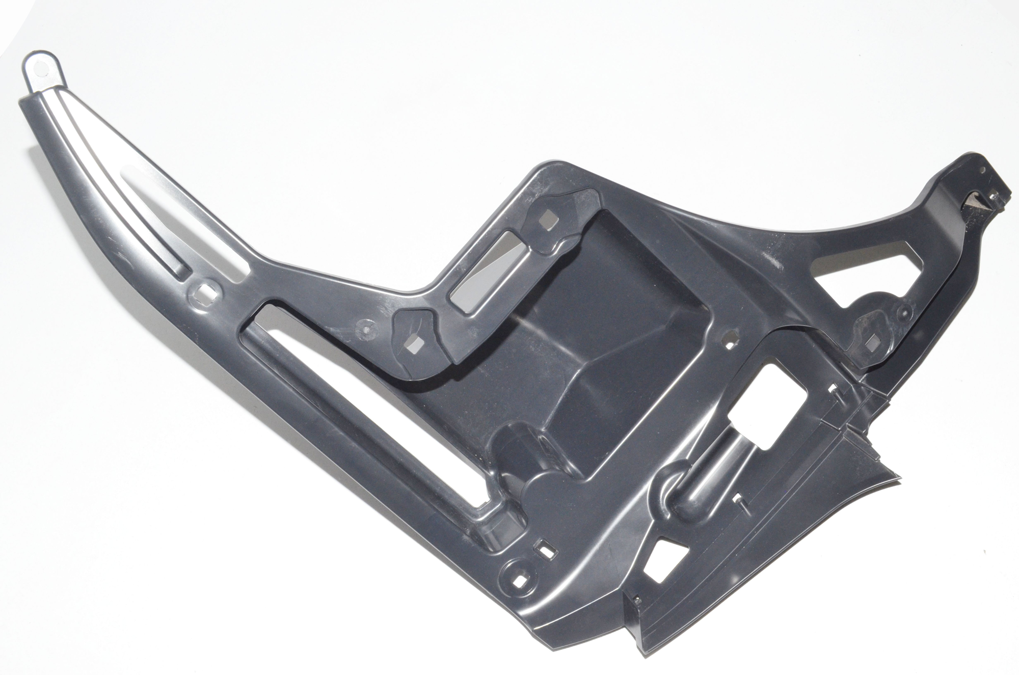 Rear Left Bumper Bracket – OEM 51137296753 · BMW i3 (I01) s Electric 2020 – 2