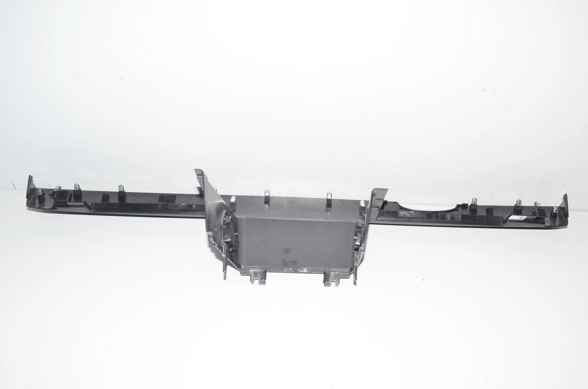 Dashboard Lower Trim – OEM 9303496 · BMW i3 (I01) s Electric 2020 – 2