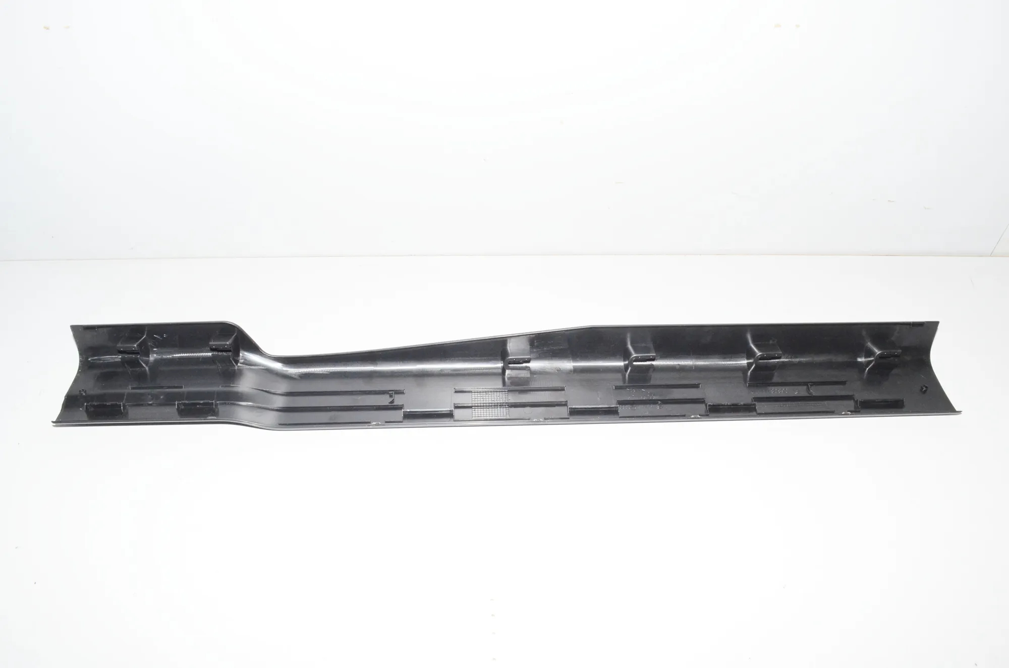 Front Right Interior Step Trim – OEM 7272380 · BMW i3 (I01) s Electric 2020 – 2