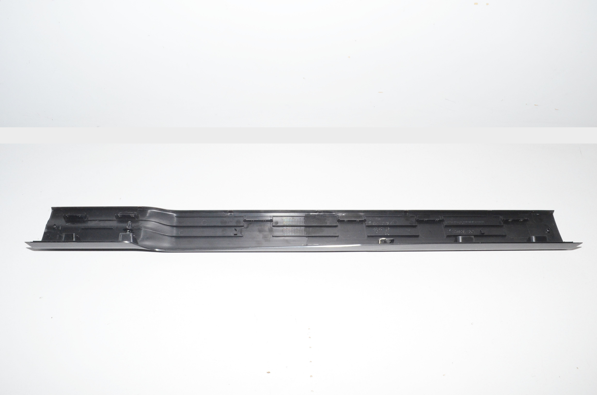 Front Left Interior Step Trim – OEM 51477272379 · BMW i3 (I01) s Electric 2020 – 2