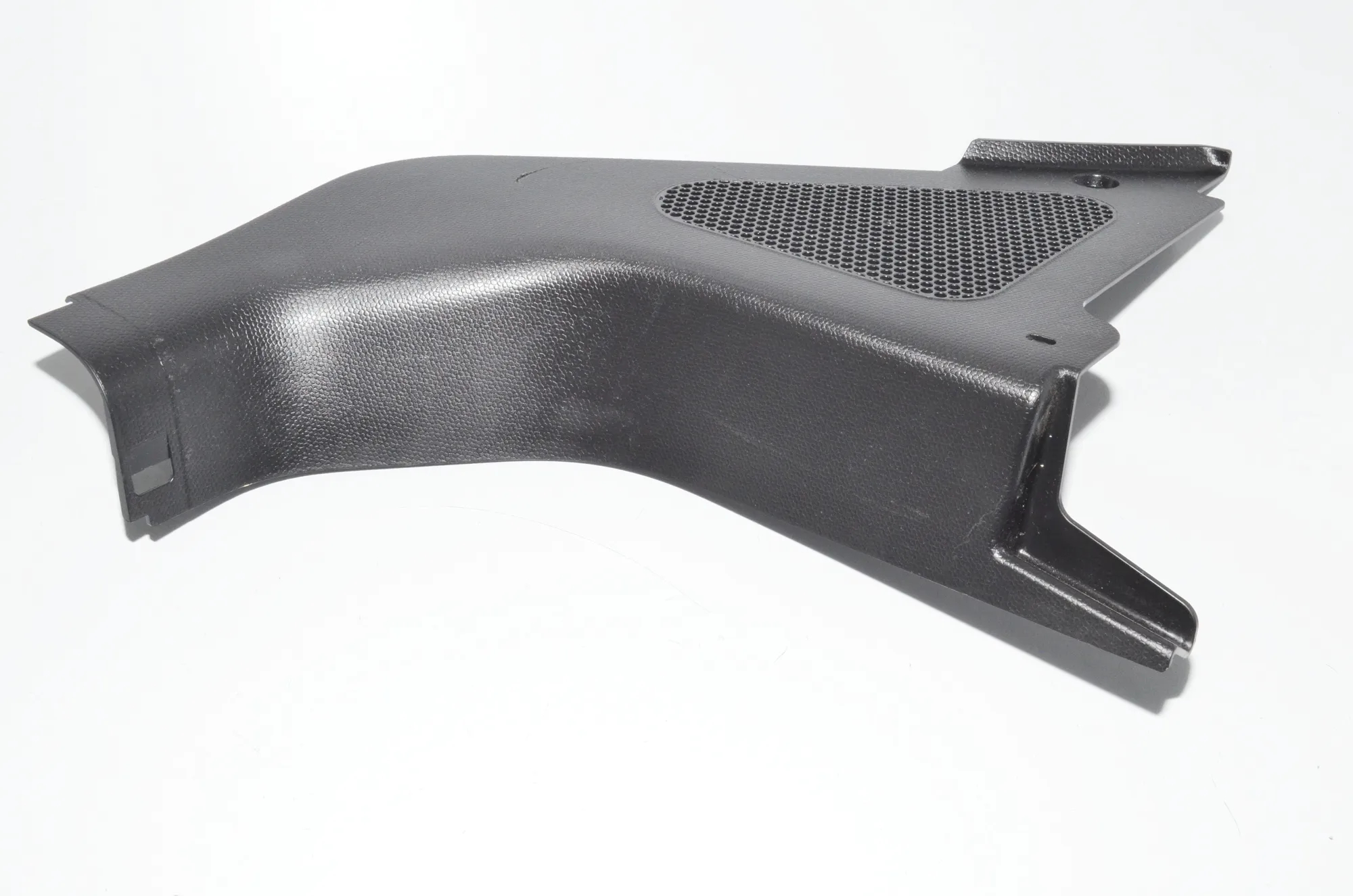 Front Right Interior Step Trim – OEM 51437272418 · BMW i3 (I01) s Electric 2020 – 2