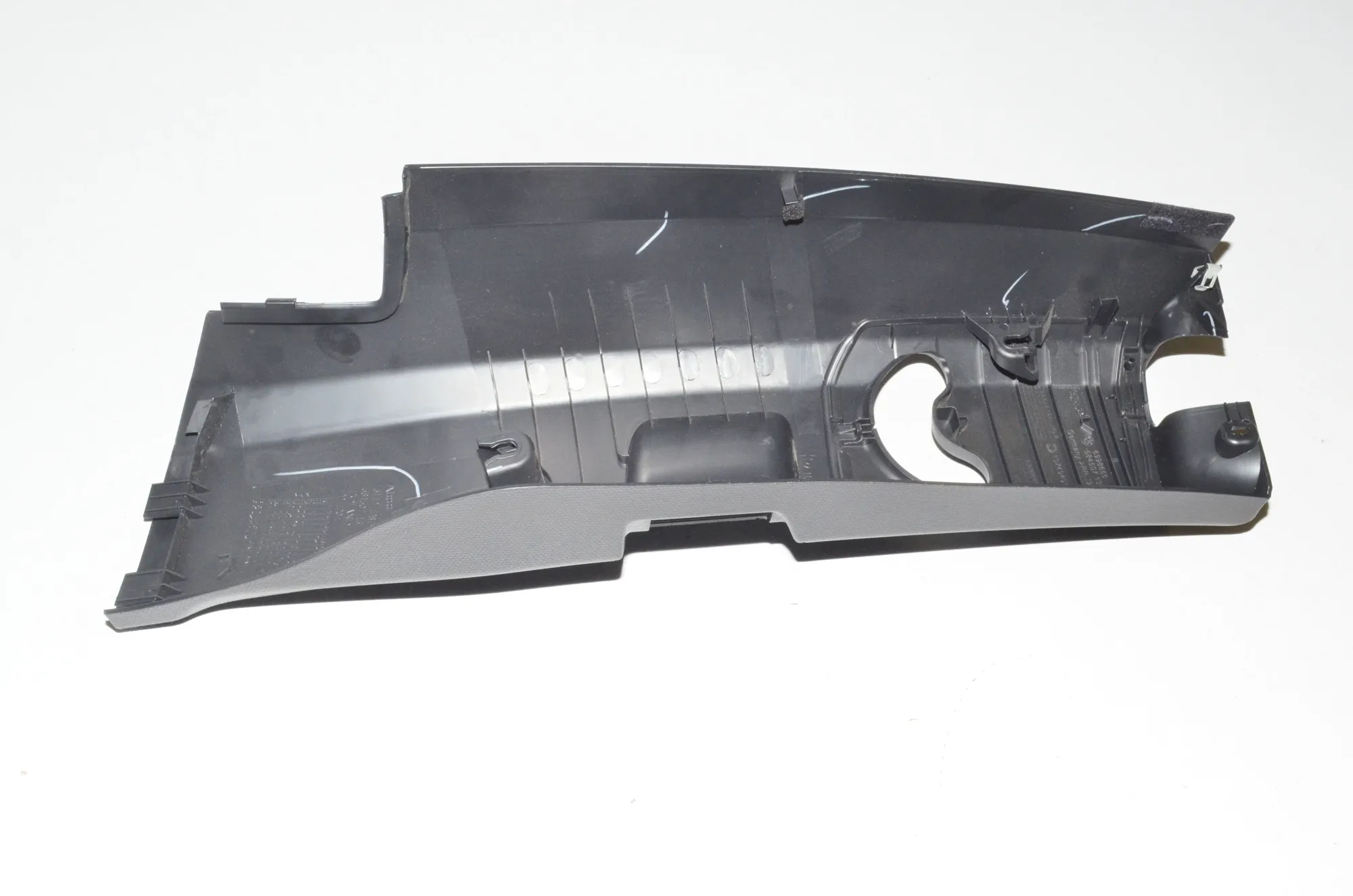Right Side B Pillar Trim – OEM 51426998656 · BMW i3 (I01) s Electric 2020 – 3