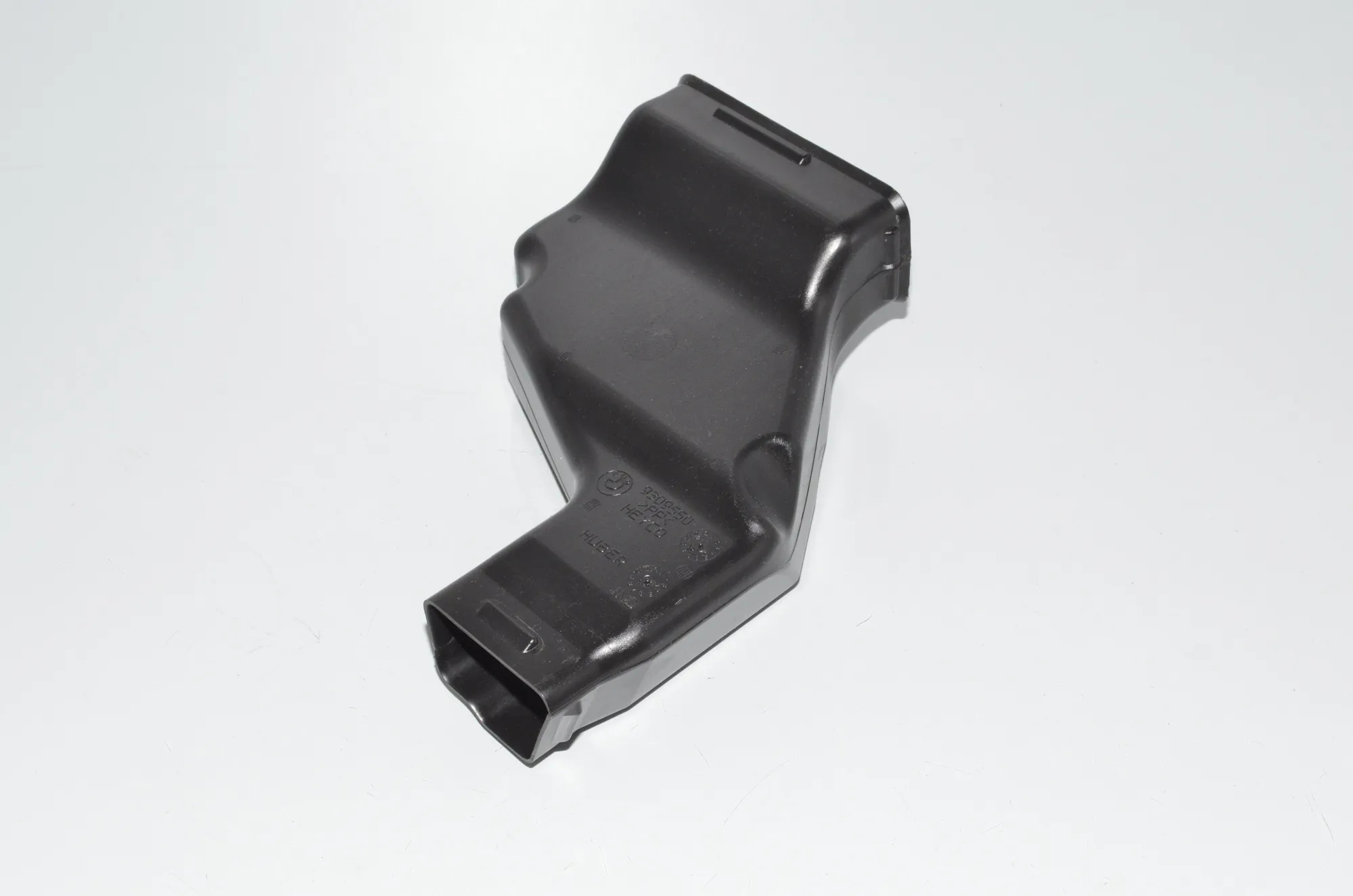 Interior Air Duct Channel – OEM 9309550 · BMW i3 (I01) s Electric 2020