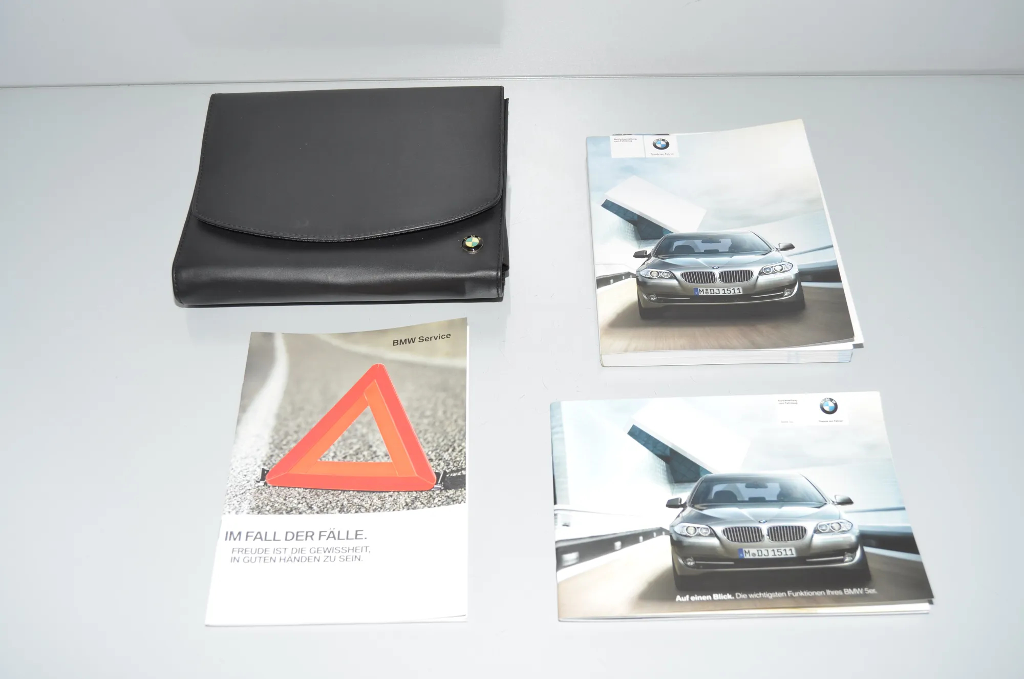 Manual Service Book – OEM 0157451 · BMW 5 (F10) 530 d 2011