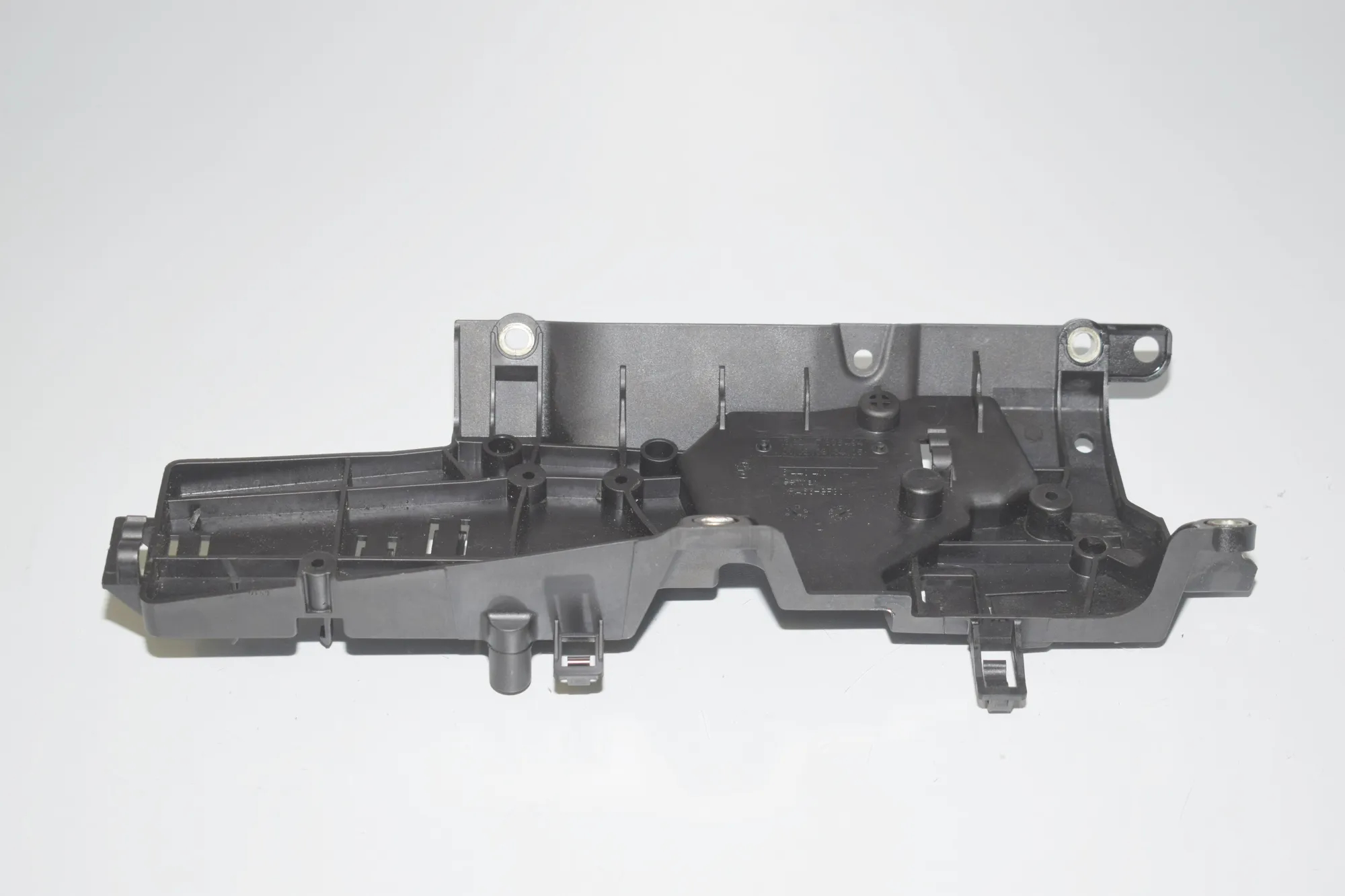 Bracket – OEM 13627806494 · BMW 5 (F10) 530 d 2010 – 3