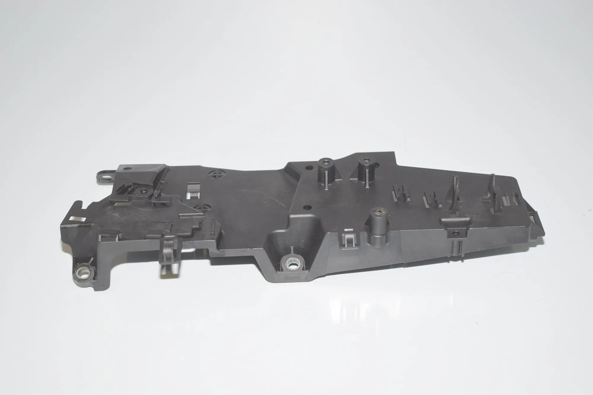 Bracket – OEM 13627806494 · BMW 5 (F10) 530 d 2010