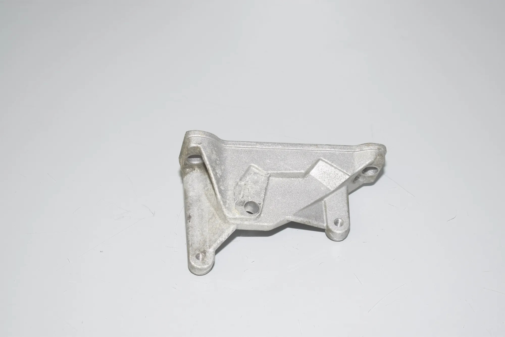 Fuel Pump Bracket – OEM 7805421 · BMW 5 (F10) 530 d 2010 – 2