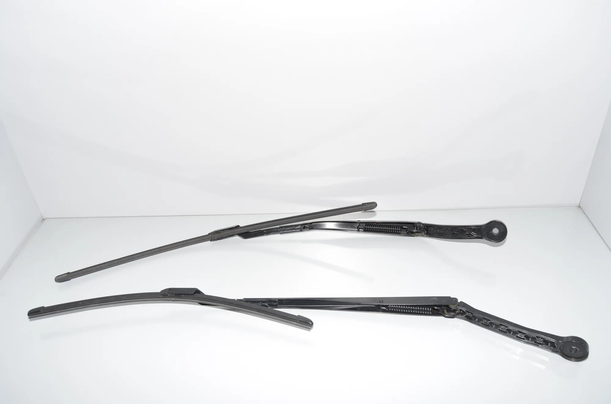 Front Wiper Arms – OEM 7399012 · BMW iX3 (G08) (2020 - -) Electric (286 HP) 2022