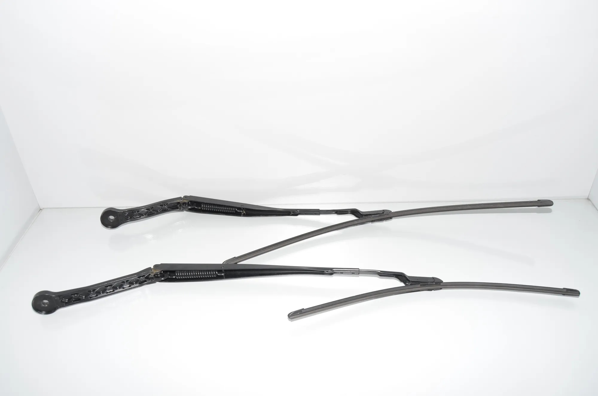 Front Wiper Arms – OEM 7399012 · BMW iX3 (G08) (2020 - -) Electric (286 HP) 2022 – 4